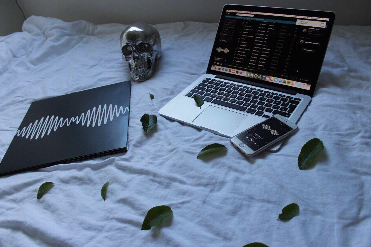 1280x853 Alex Turner, Arctic Monkeys, Black Laptop Wallpaper HD