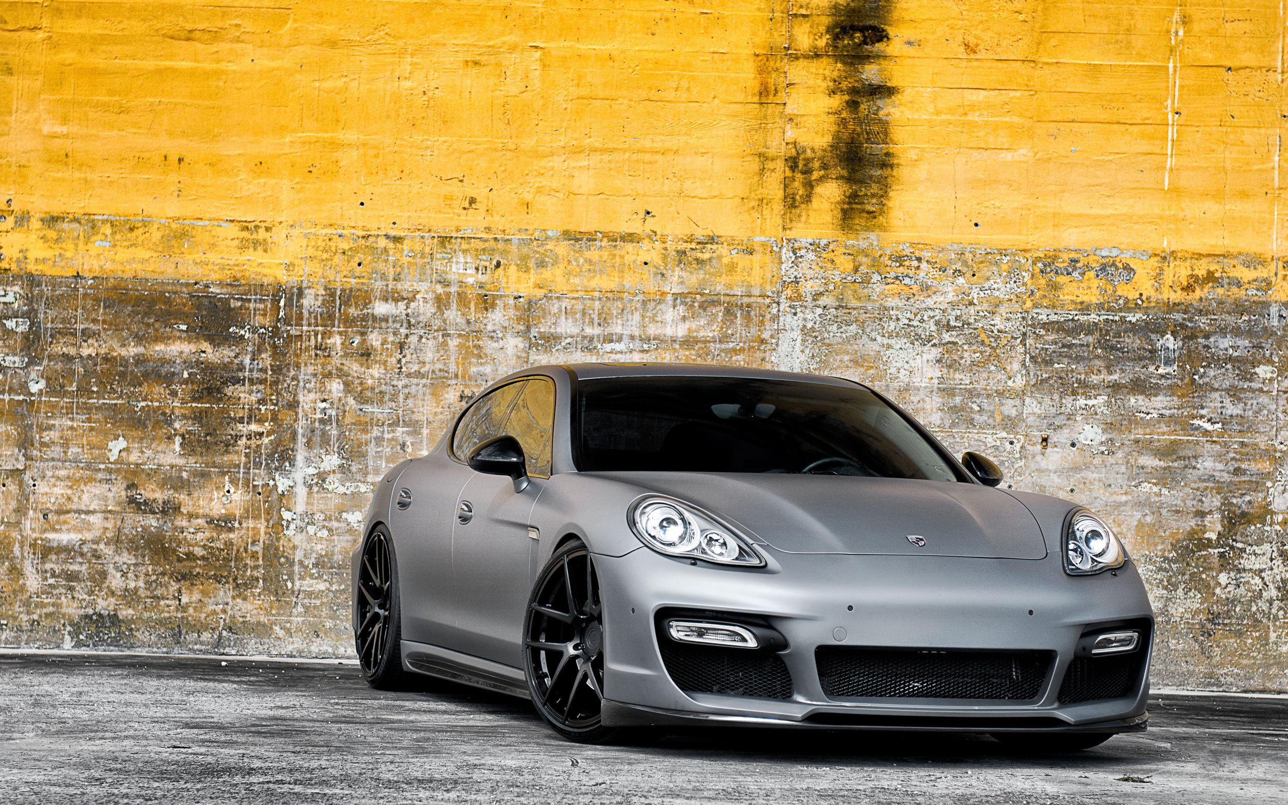 2560x1600 Matte Finish Porsche Panamera Wallpaper