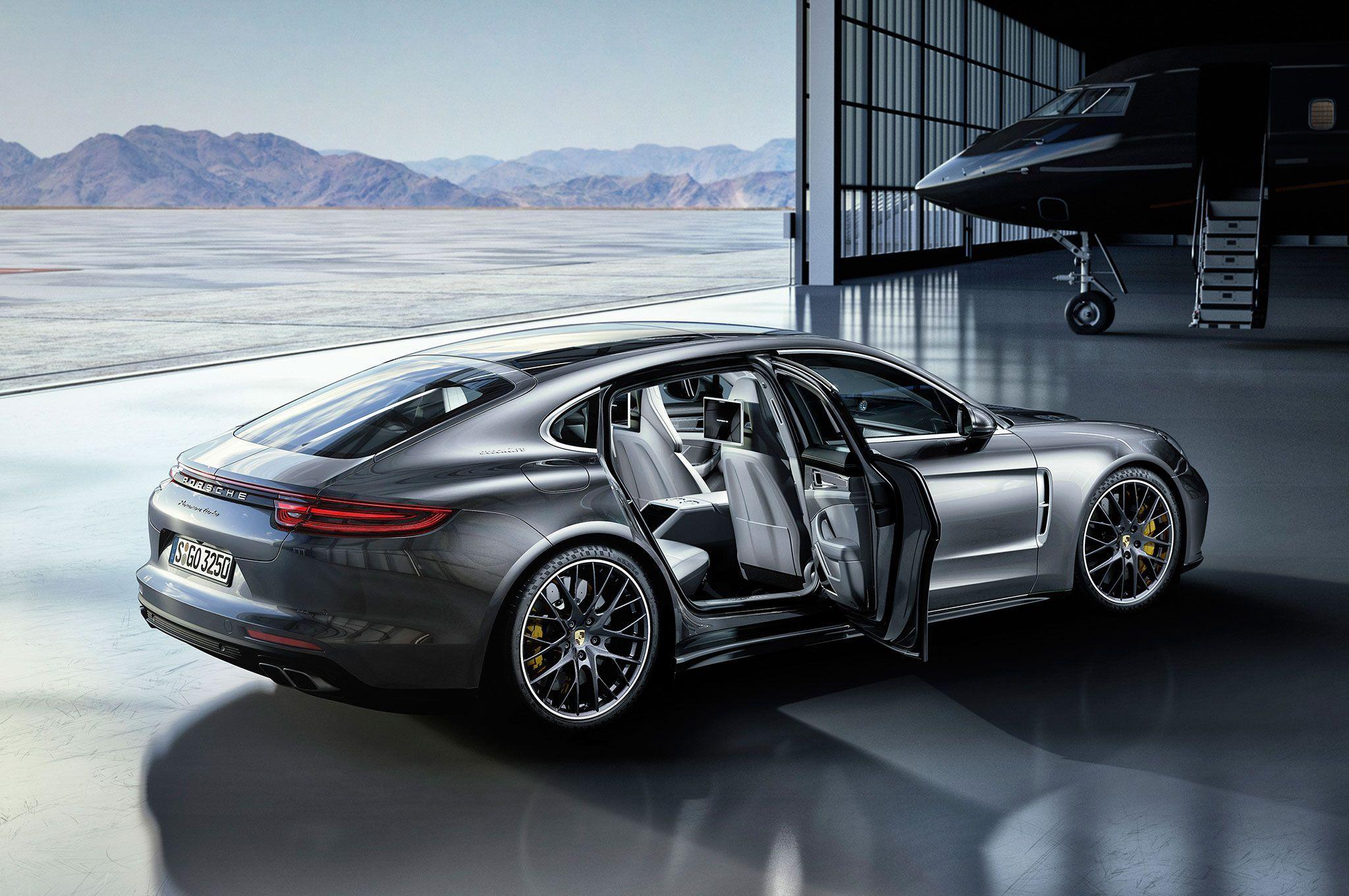 2048x1360 Porsche Panamera Turbo Executive