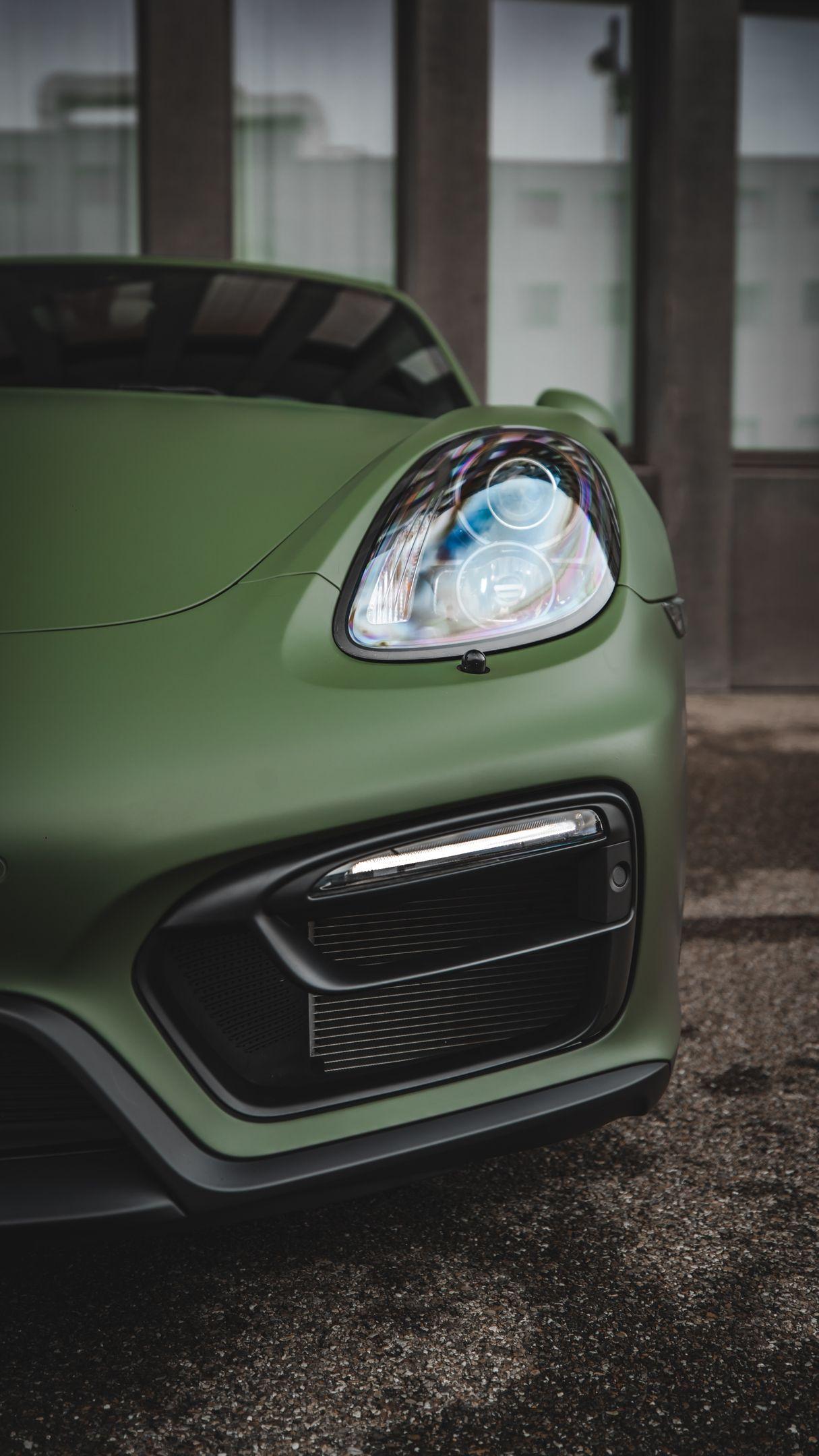 1215x2160 Porsche Panamera