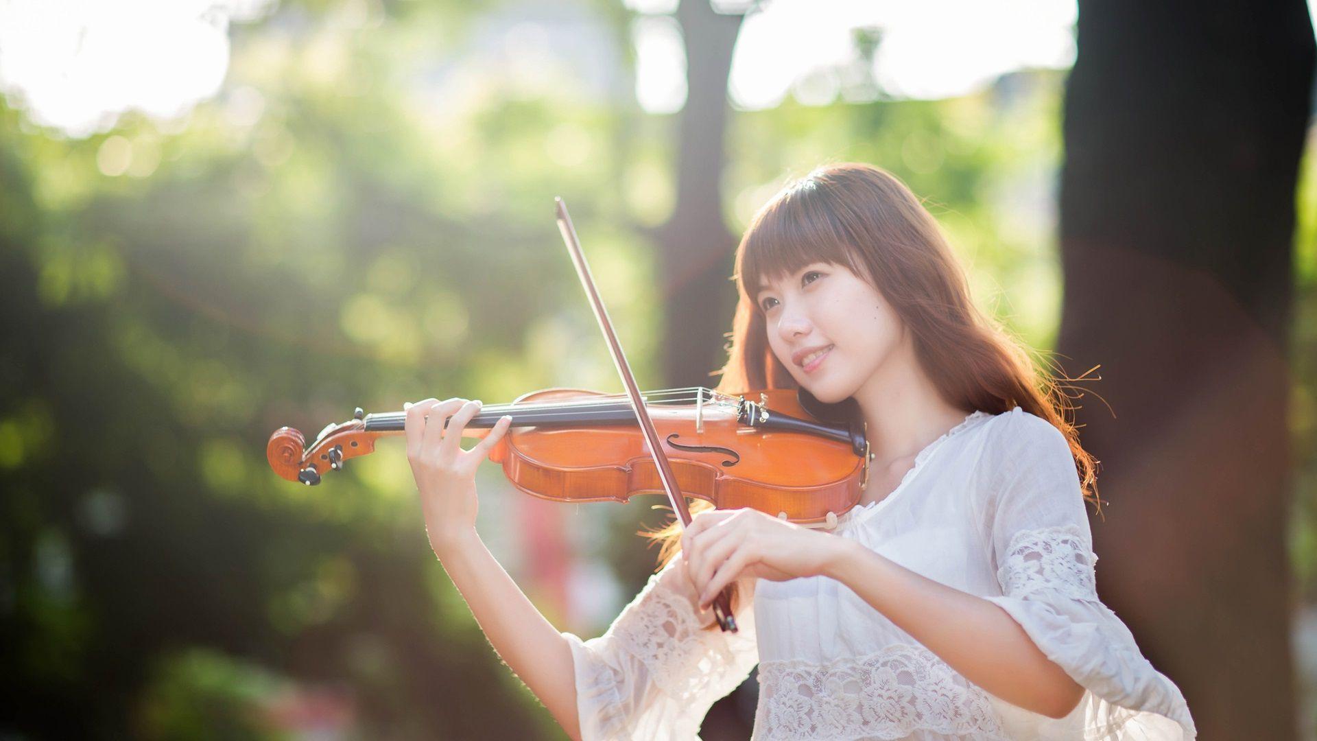 1920x1080 Girl And Violin Wallpaper