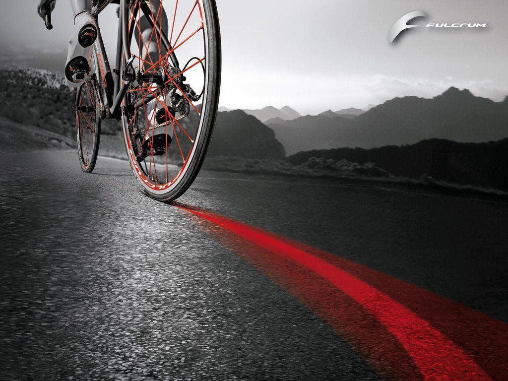 1024x768 Cyclist Wallpaper