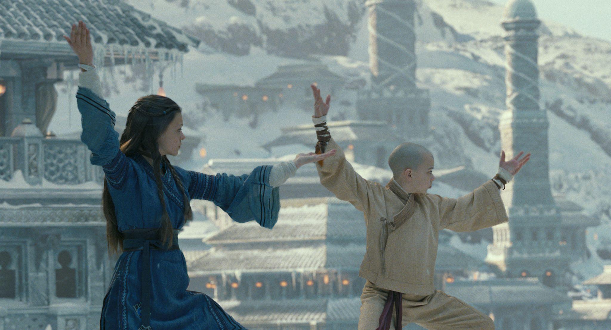 2048x1107 The Last Airbender (2010)