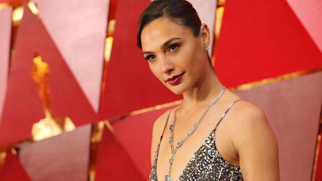 1366x768 Gal Gadot At Oscars 2018 1366x768 Resolution HD 4k Wallpaper, Image, Background, Photo and Picture