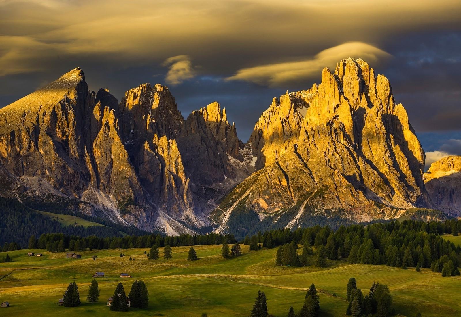 1600x1103 Mountain Summer Wallpaper