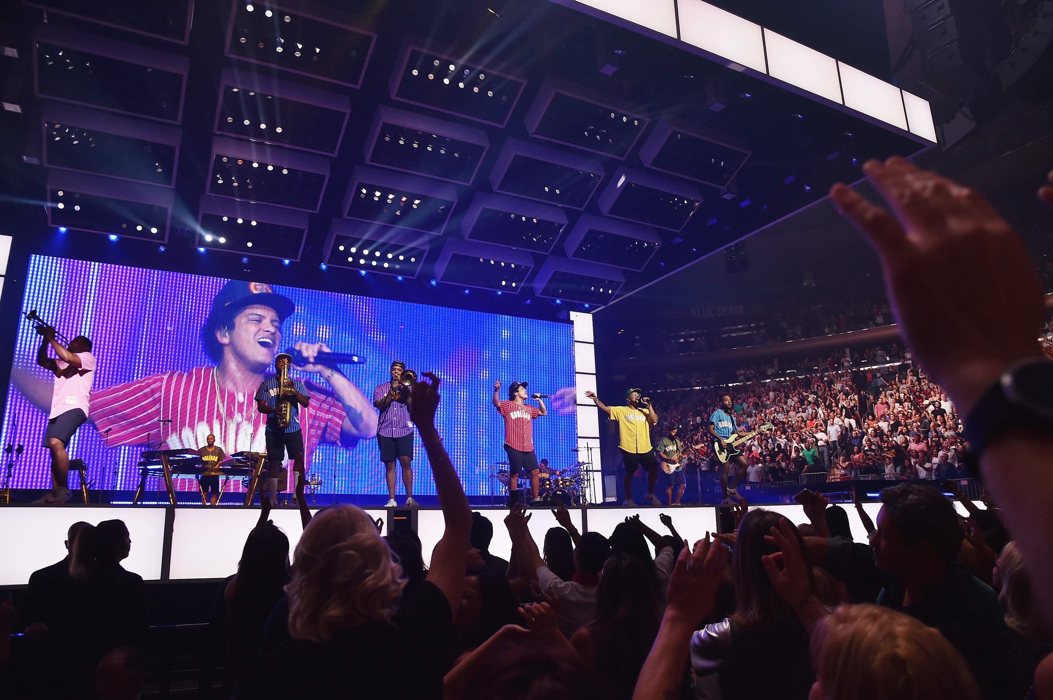3696x2456 In a world of pop queens, Bruno Mars is the king. He plays Tampa on Thursday