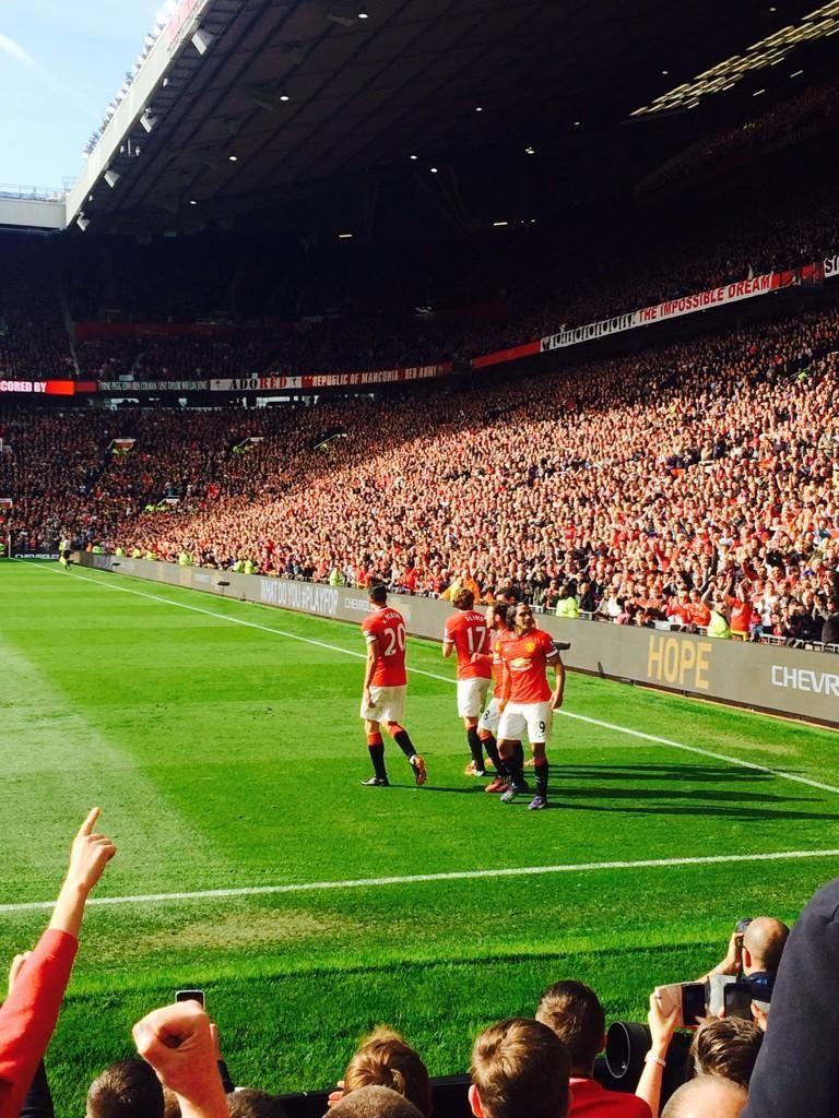 768x1024 Old Trafford Wallpaper iPhone