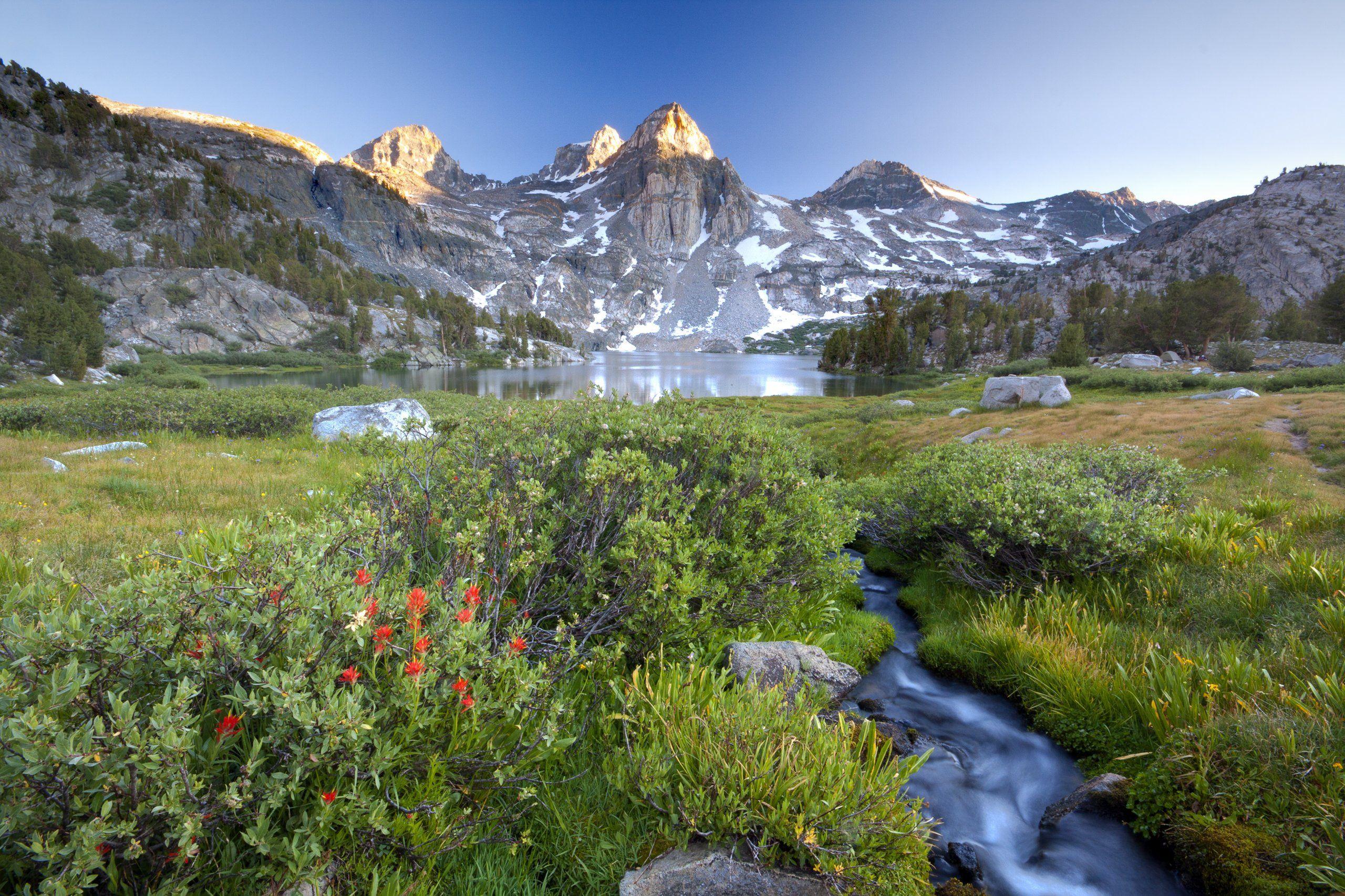 2560x1707 Raes Lake and the Painted Lady in Kings Canyon National Park California HD wallpaper