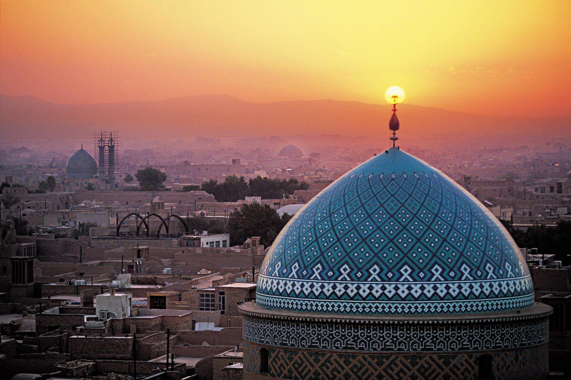 2000x1333 Isfahan Wallpaper