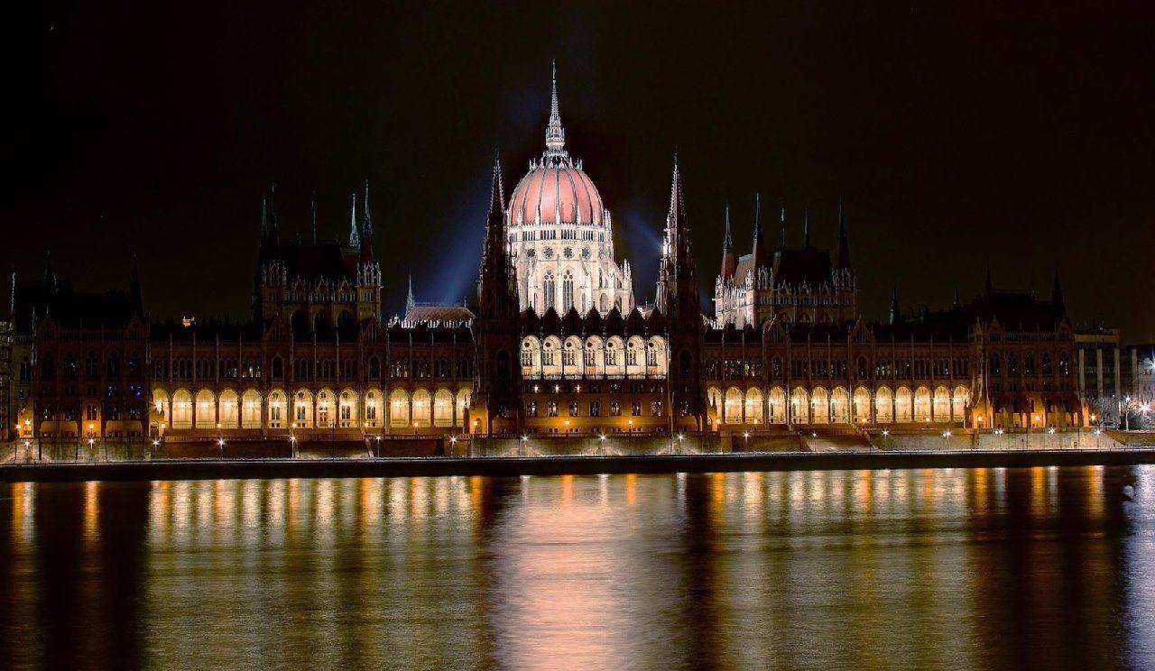 1280x744 Cityscapes Hungary Budapest Danube River Parliament Houses Desktop Background Wallpaper