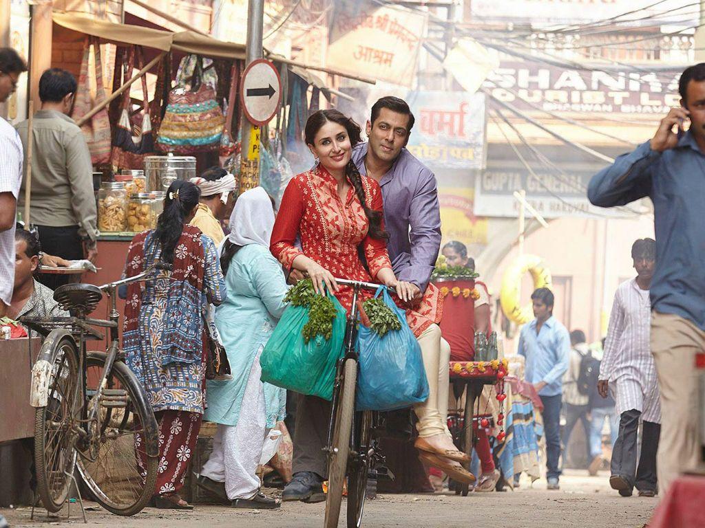 1024x768 Bajrangi Bhaijaan Movie HD Wallpaper. Bajrangi Bhaijaan HD Movie Wallpaper Free Download (1080p to 2K)