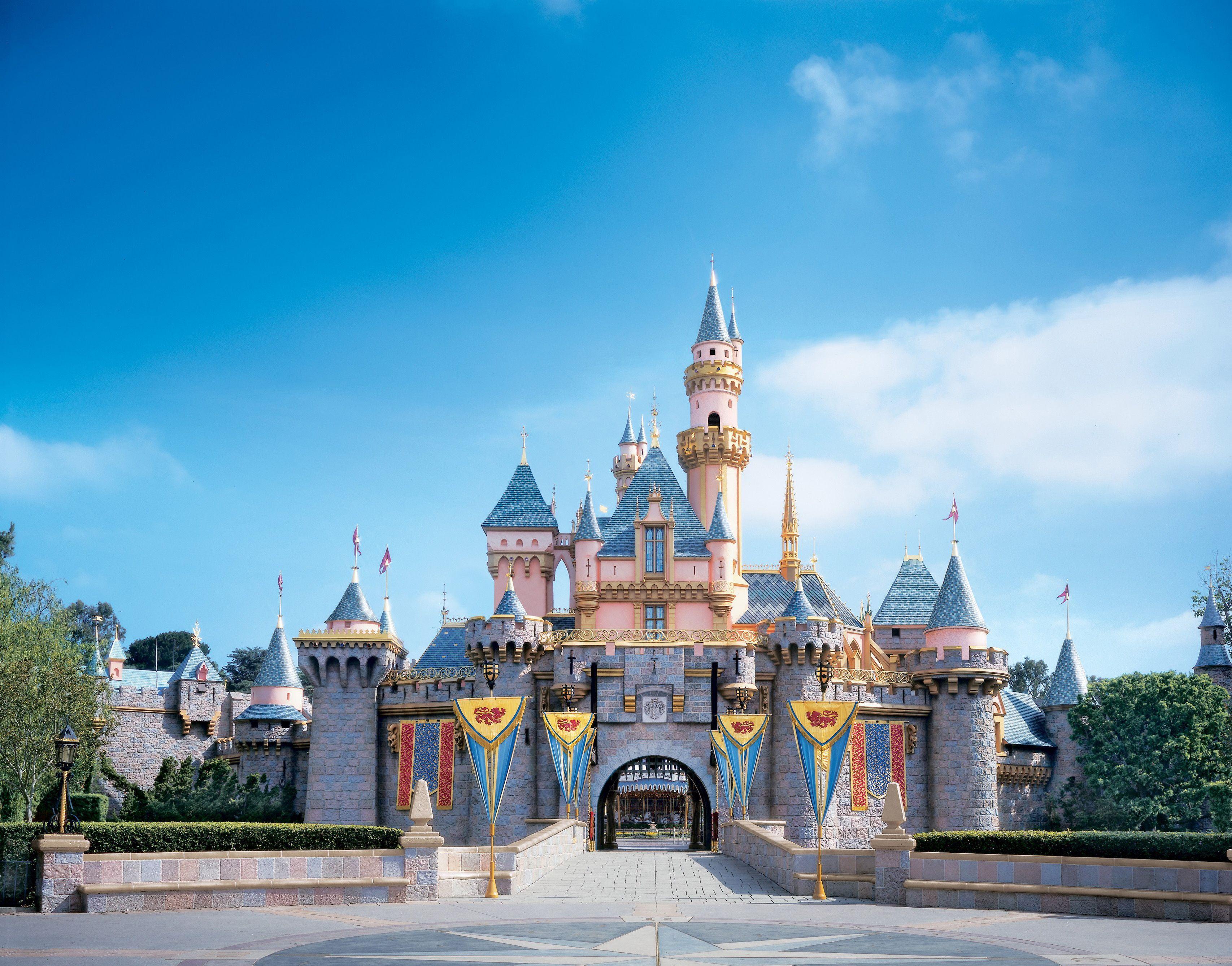 3413x2677 Disneyland California YOU IN 10 DAYS!!! :). Disneyland california, Disneyland castle, Disneyland