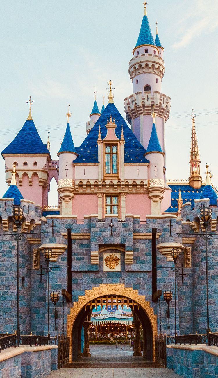 750x1302 New* Stunning Sleeping Beauty Castle! (screensaver). Sleeping beauty castle disneyland, Disney castle, Disneyland castle