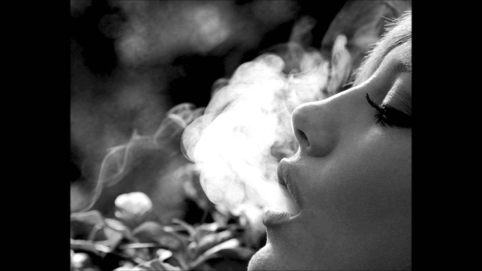 Девушка никотин. Сигаретный дым фото. Курение вейпа. Ashley graham all cigarette smoking photo. Девушка курит фото без лица.