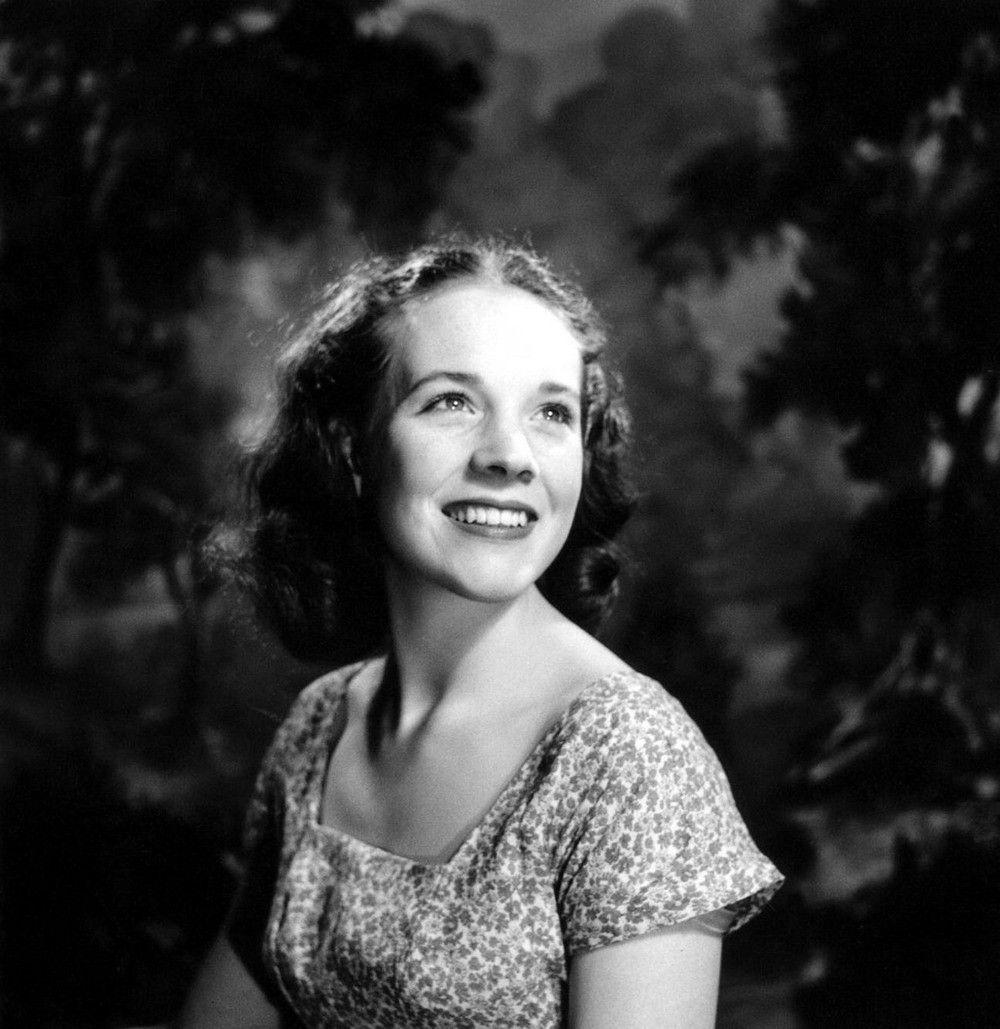 Julie Andrews Wallpapers - Top Free Julie Andrews Backgrounds