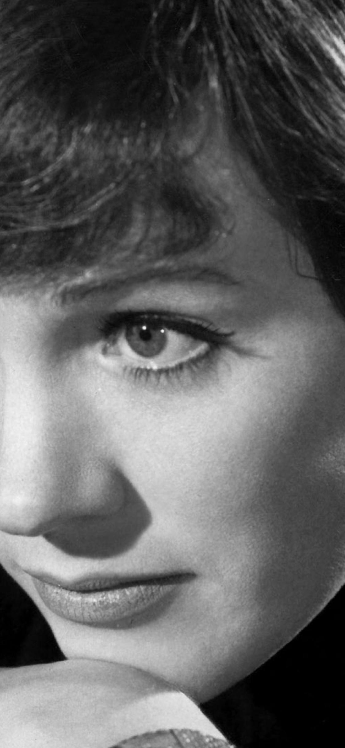 1125x2436 julie andrews, girl, haircut iPhone XS, iPhone iPhone X Wallpaper, HD Music 4K Wallpaper, Image, Photo and Background