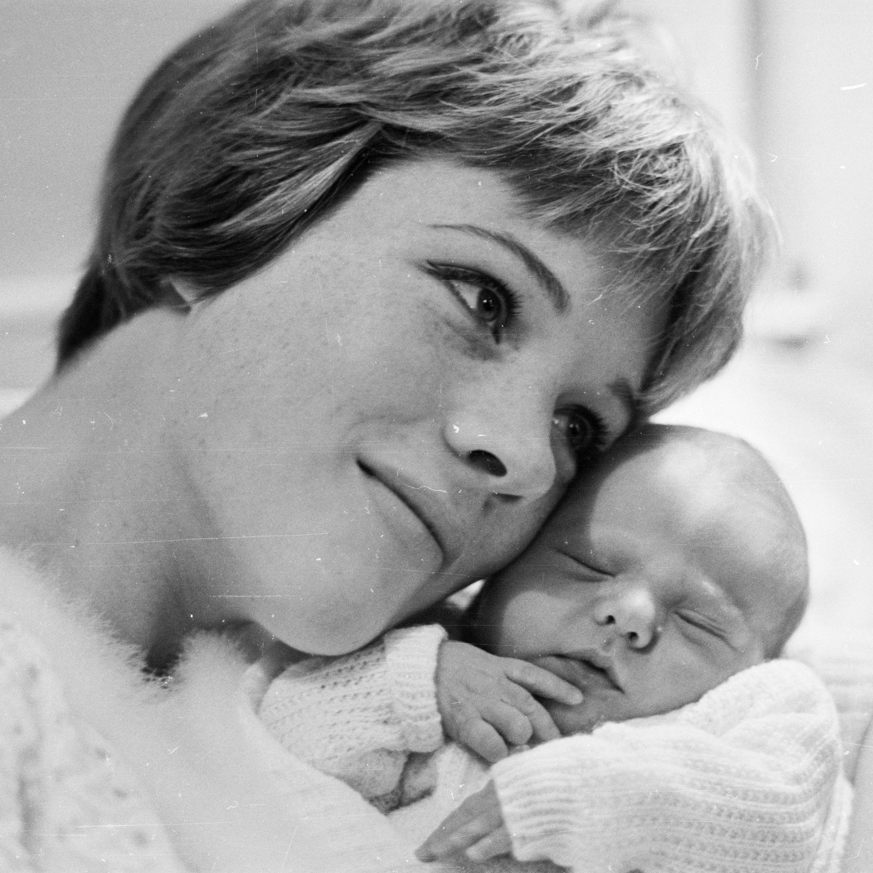 2814x2814 Julie Andrews