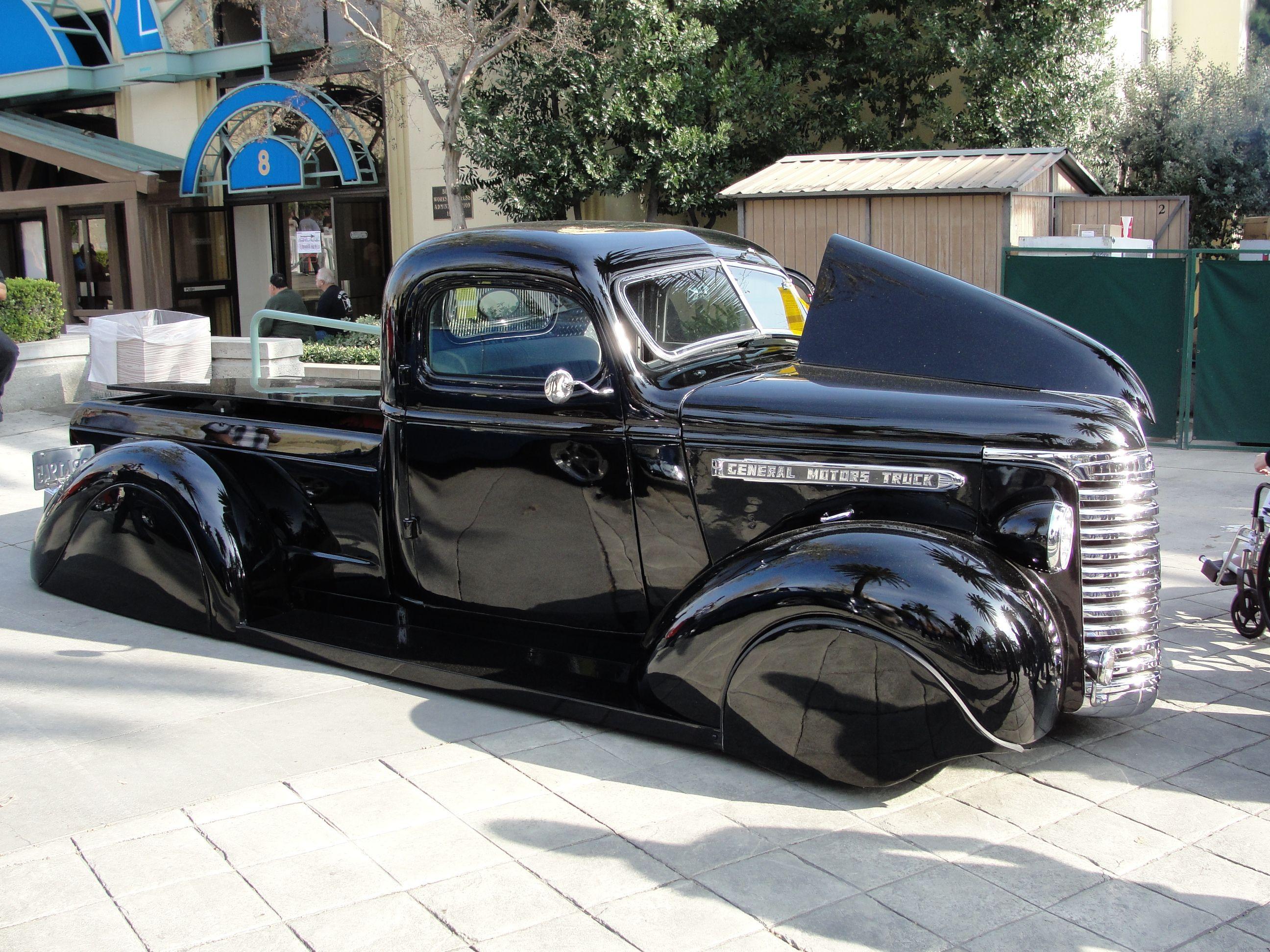 2592x1944 Lowrider Trucks .