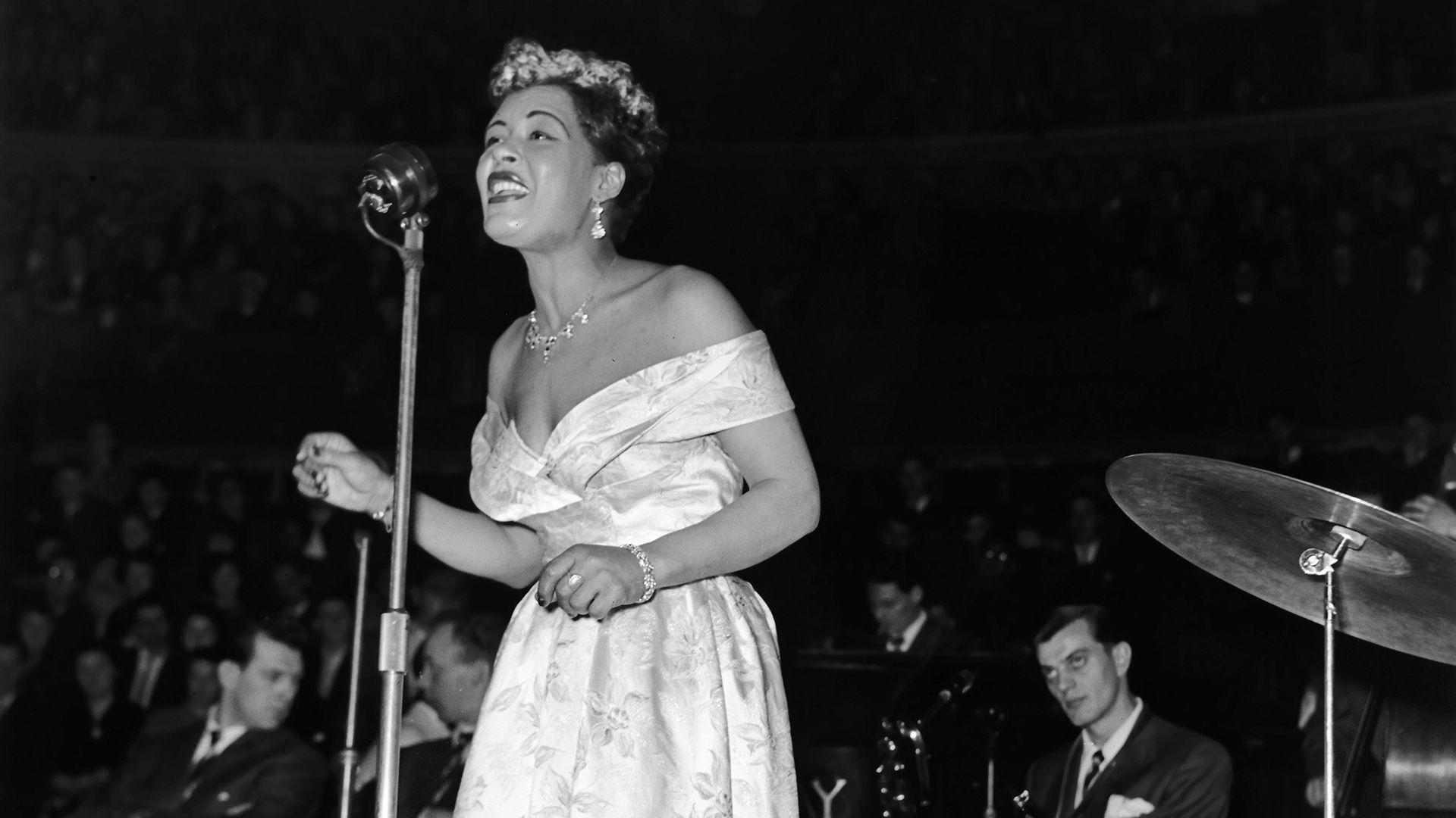 1920x1080 April 1917: Jazz Singer Billie Holiday Was Born