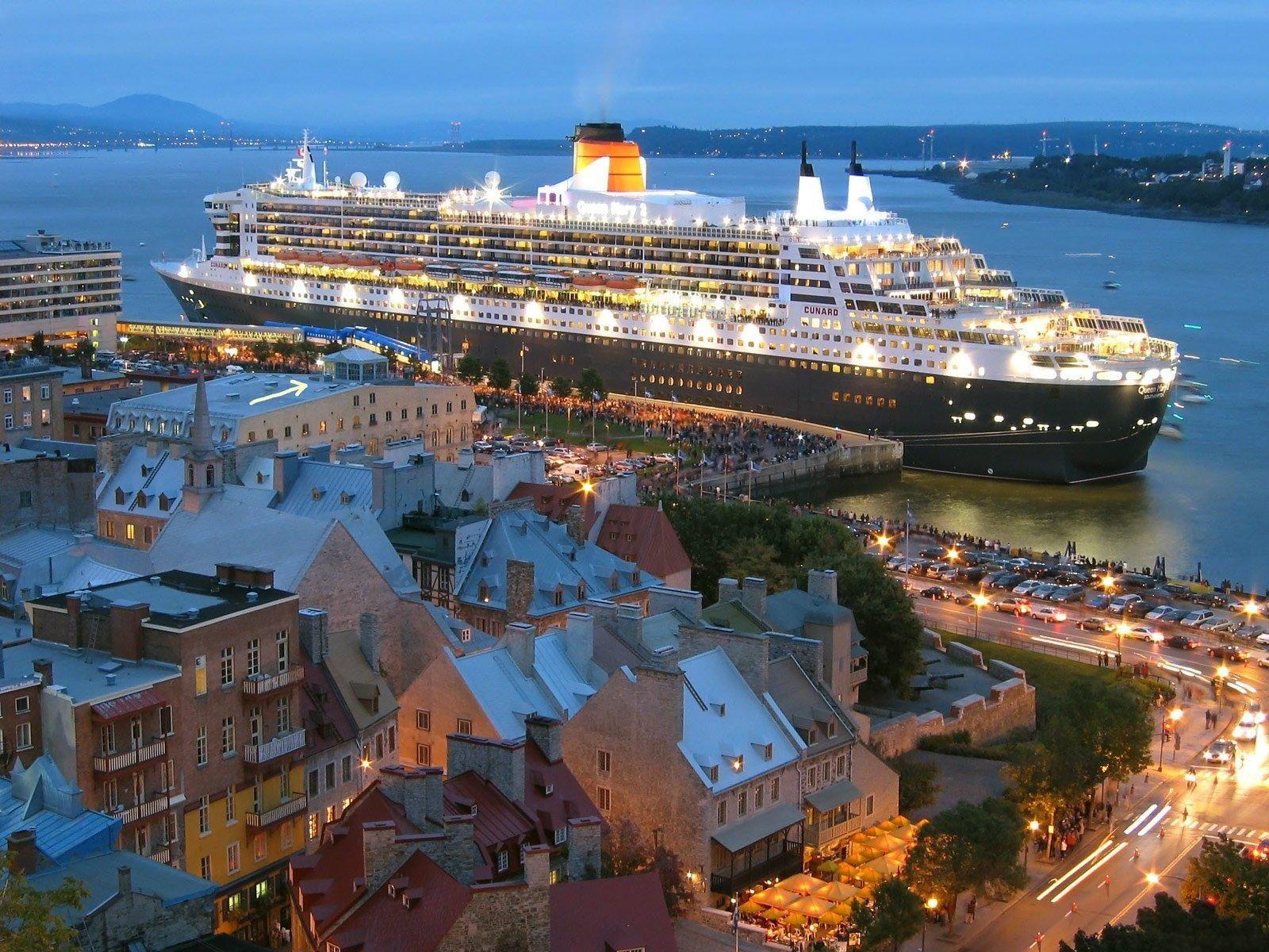 1600x1200 Wallpaper queen mary ship, ocean liner, buildings, evening, wharf desktop wallpaper Other