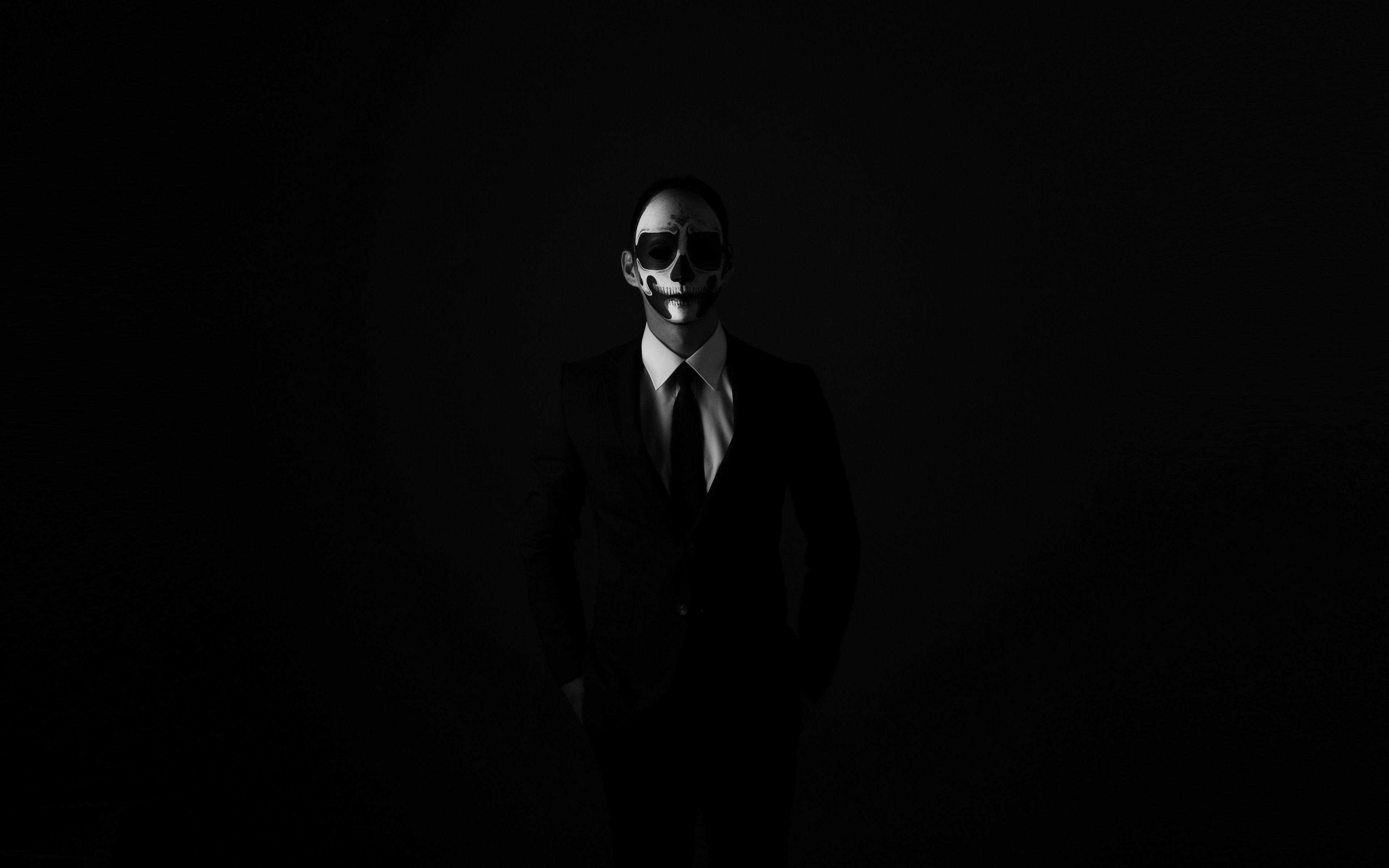 3840x2400 Man In Suit Wallpaper