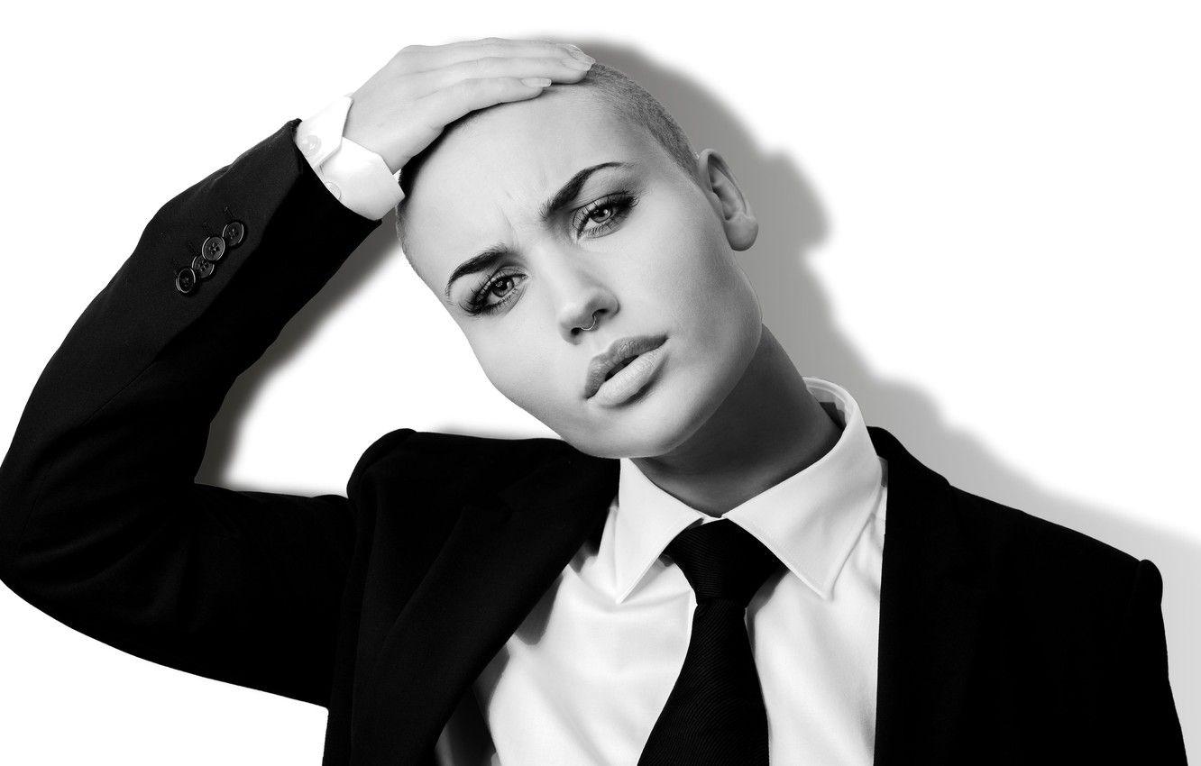 1332x850 Wallpaper monochrome, model, piercing, suit, tie, Vendela Lindblom, bald girl image for desktop, section девушки