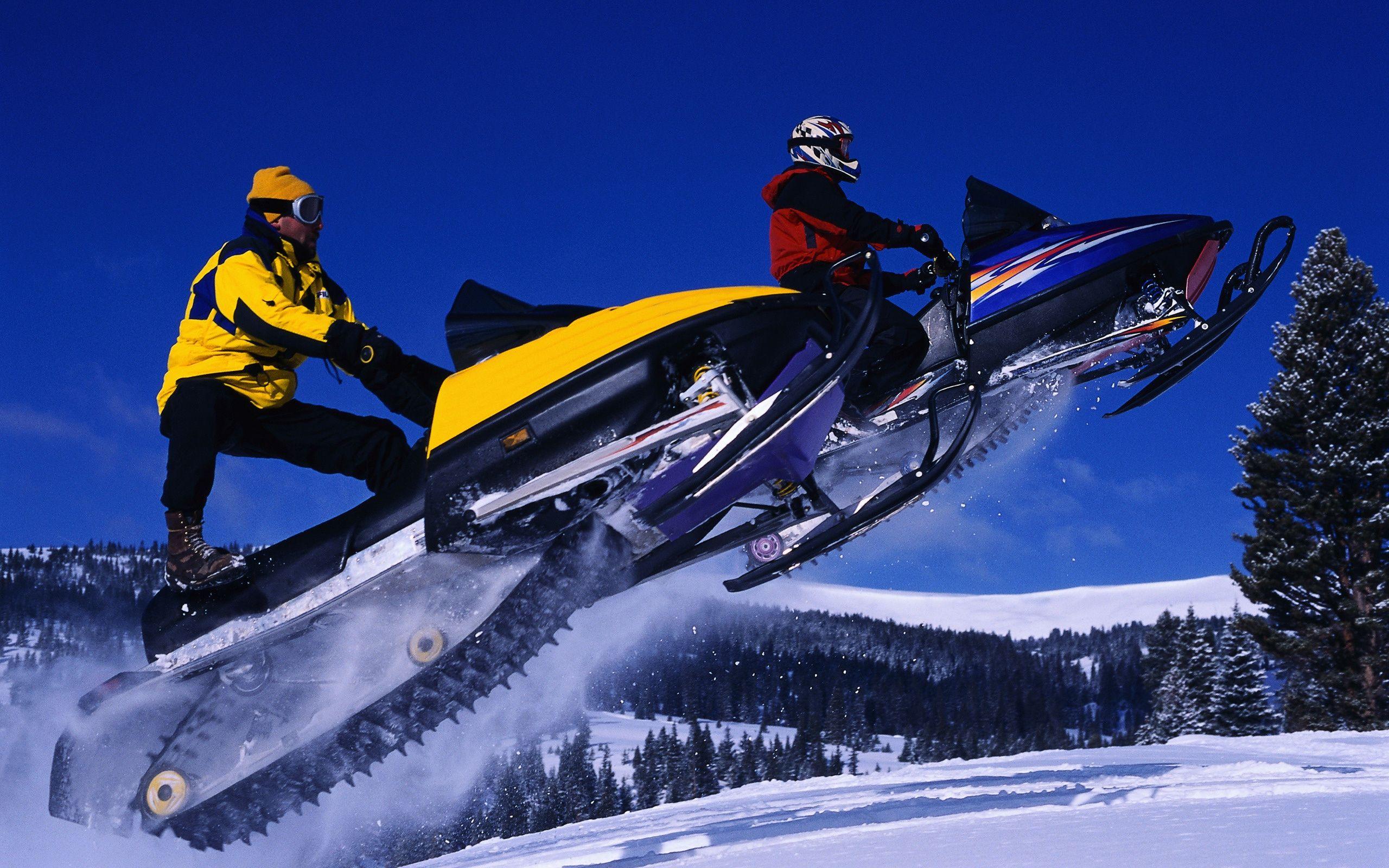 2560x1600 Snowmobile Wallpaper .