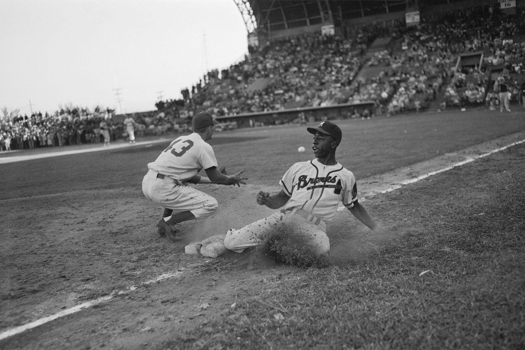 1800x1200 Hank Aaron Photo: A Quiet Life of Loud Home Runs