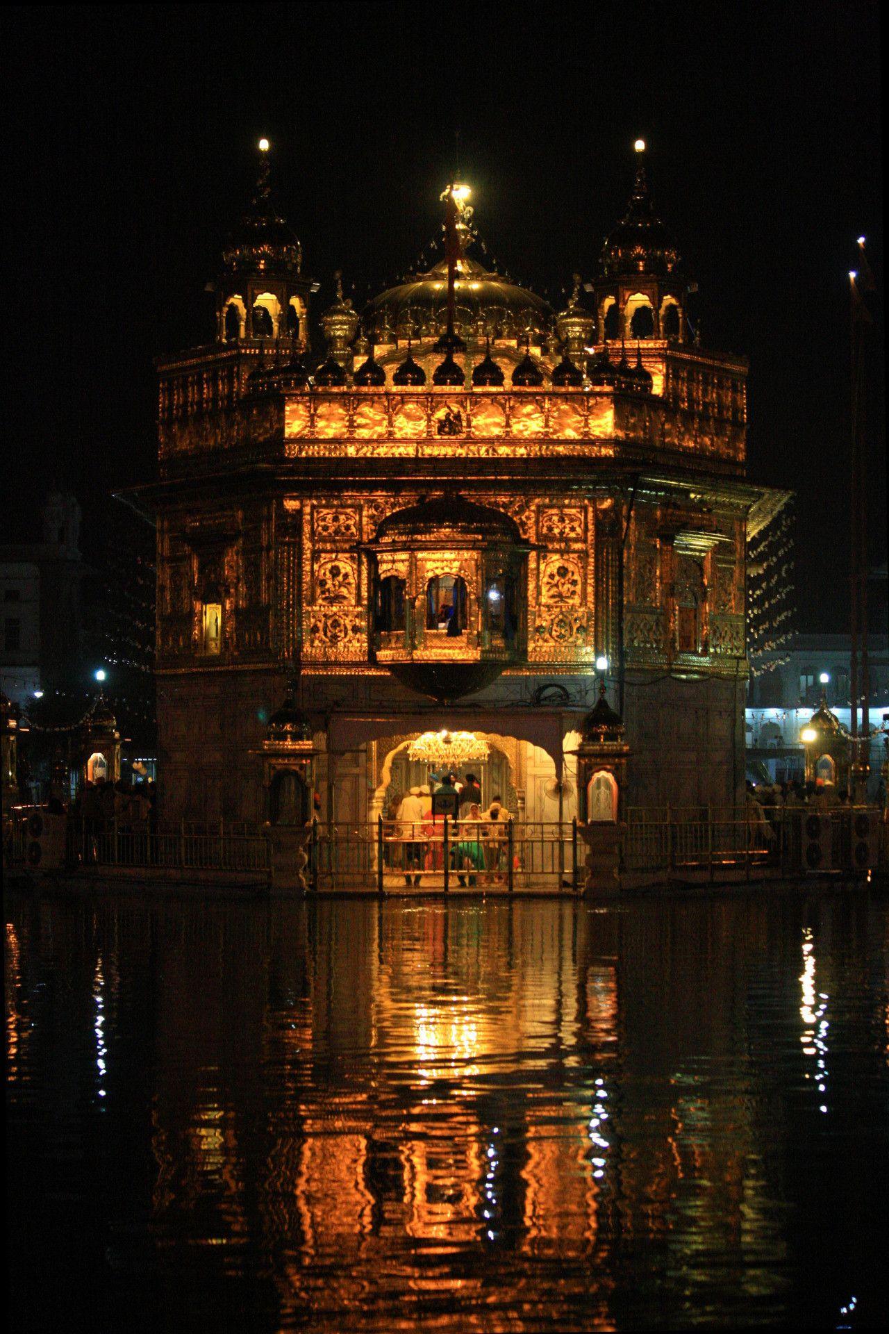 Golden Temple at Night Wallpapers - Top Free Golden Temple at Night