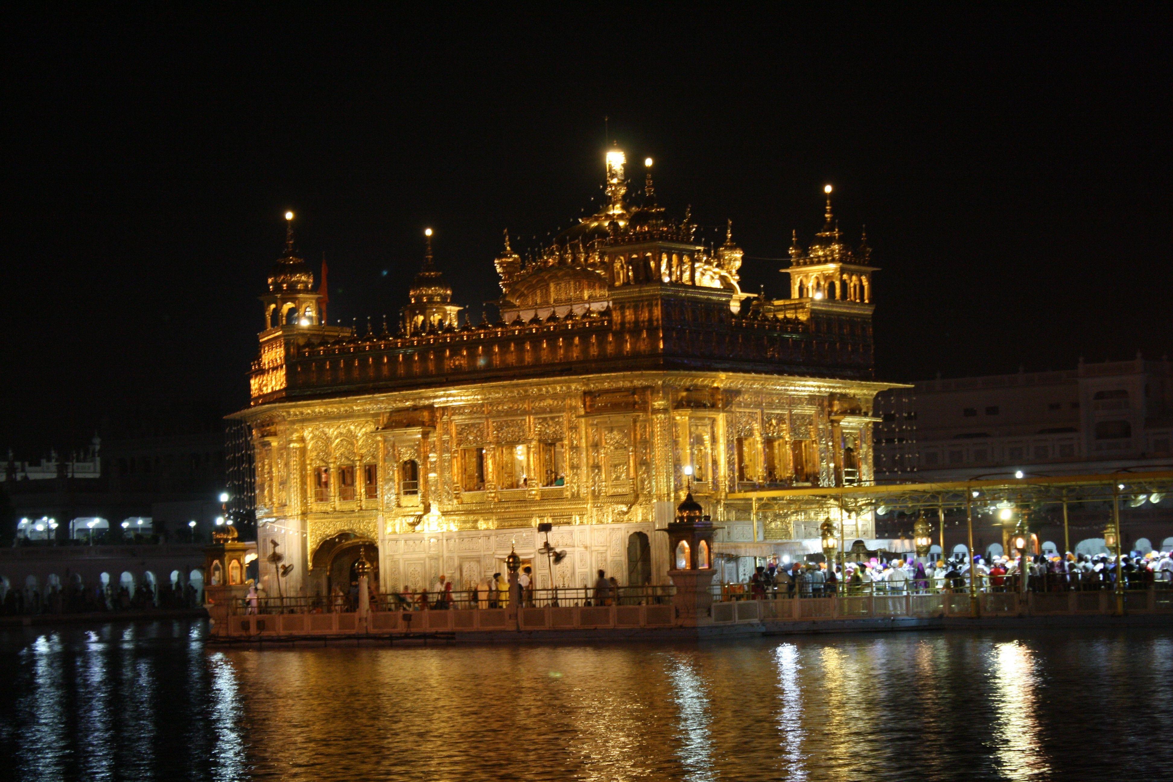 Golden Temple at Night Wallpapers - Top Free Golden Temple at Night ...