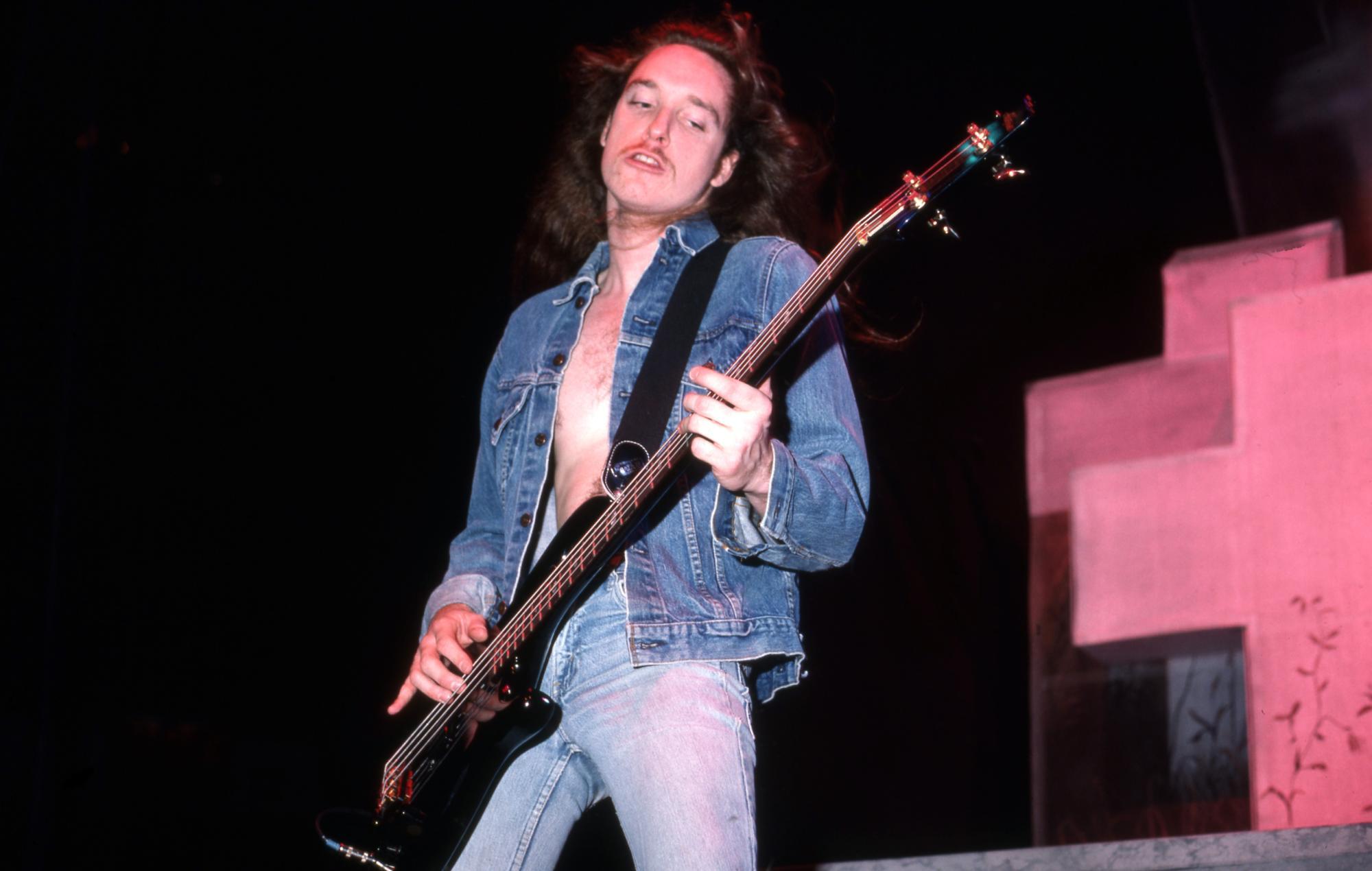 Cliff Burton Wallpapers - Top Free Cliff Burton Backgrounds