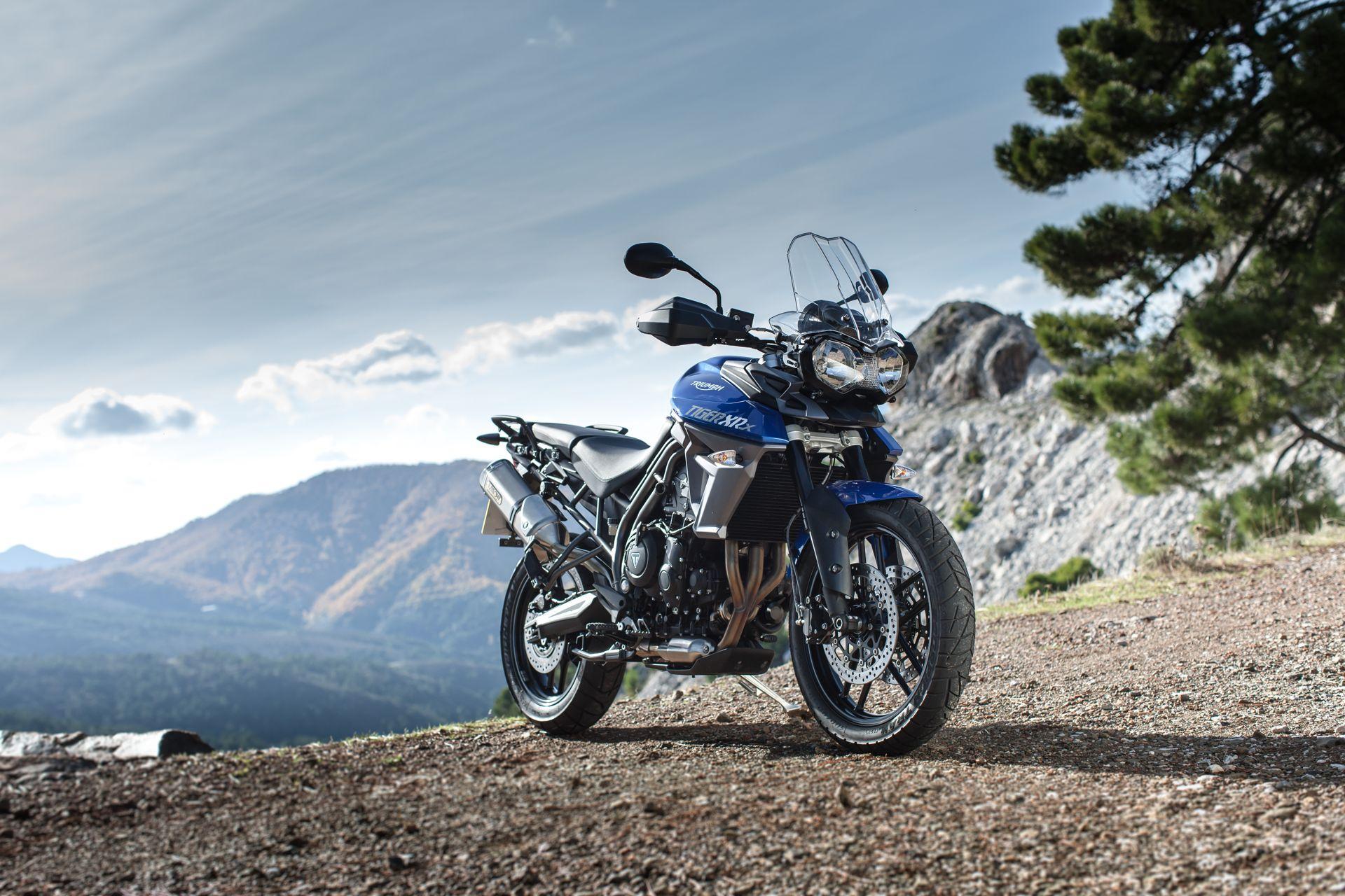 1920x1280 Triumph Tiger 800 Wallpaper