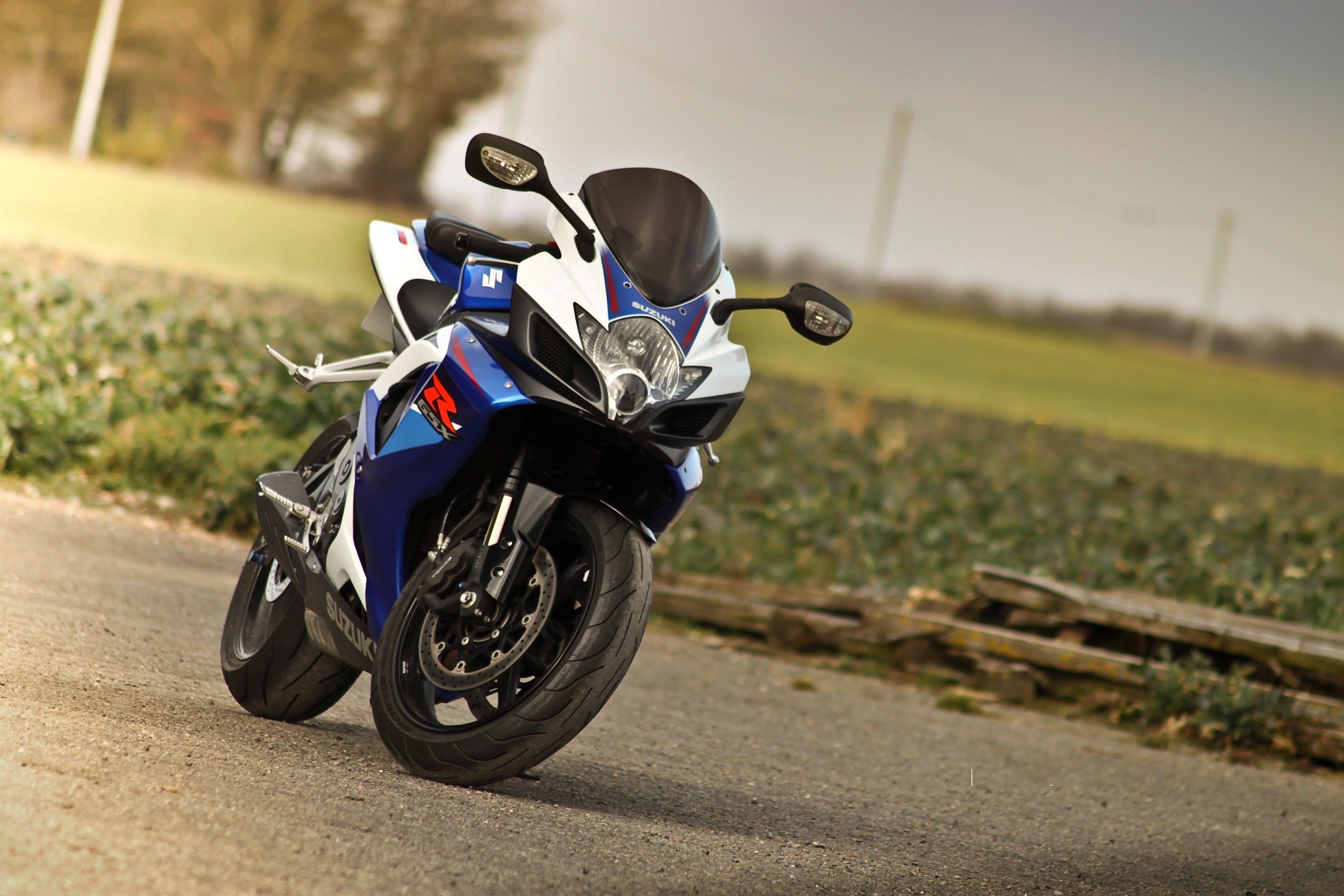 3280x2187 Gsxr 750 Wallpaper
