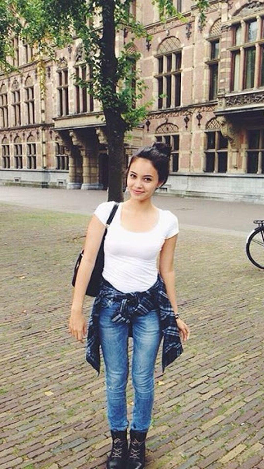 1080x1920 Cute Indonesia Actress Anggika Bolsterli 4K Ultra HD Mobile Wallpaper
