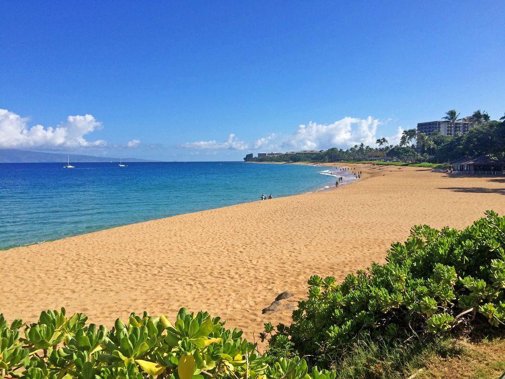 1024x768 Kaanapali Beach Wallpaper