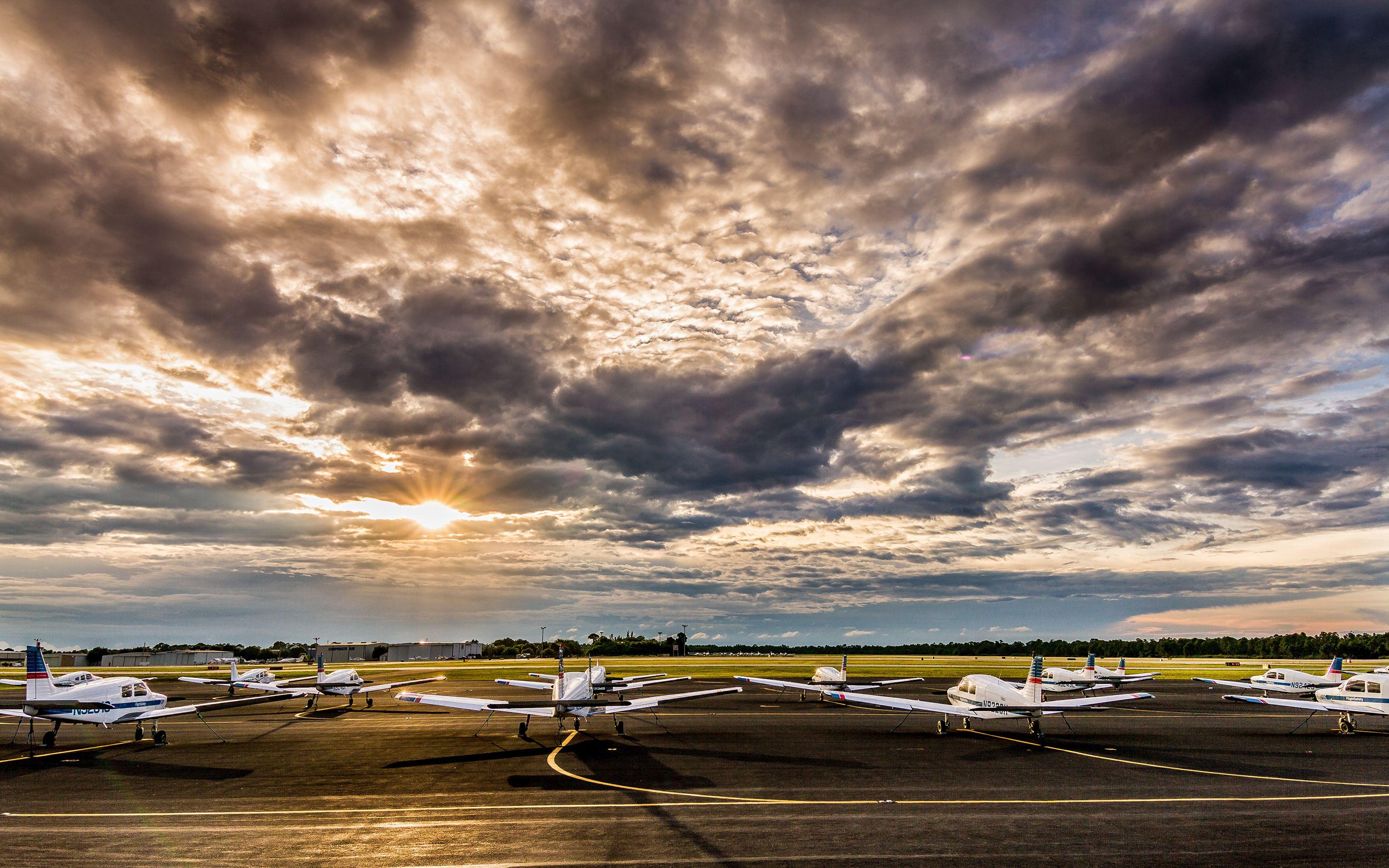 2880x1800 airplane, Plane, Airport, Clouds, Sunlight, Sunset, Sunrise, Sky Wallpaper HD / Desktop and Mobile Background