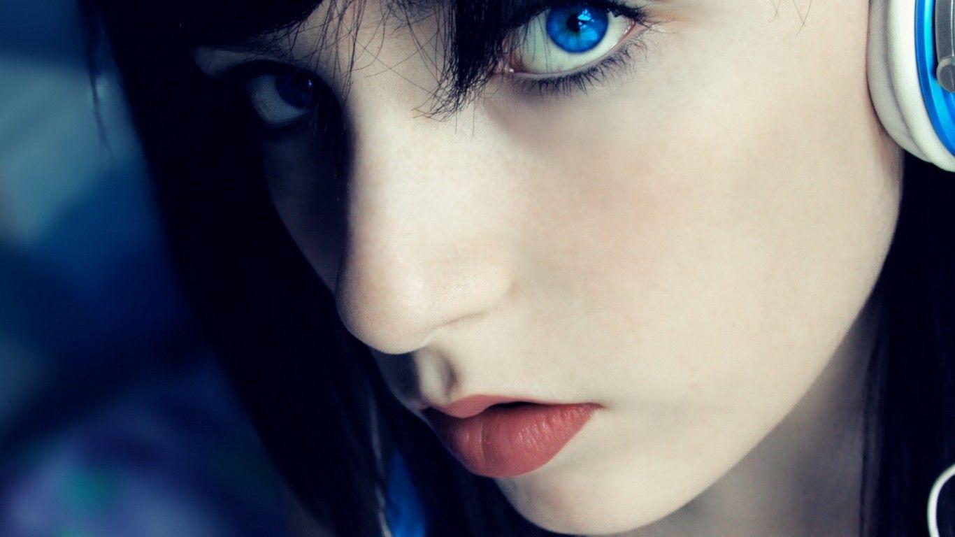 1366x768 Wallpaper Collection For Your Computer and Mobile Phones: Great And Awesome Blue Eyes Wallpaper 2014