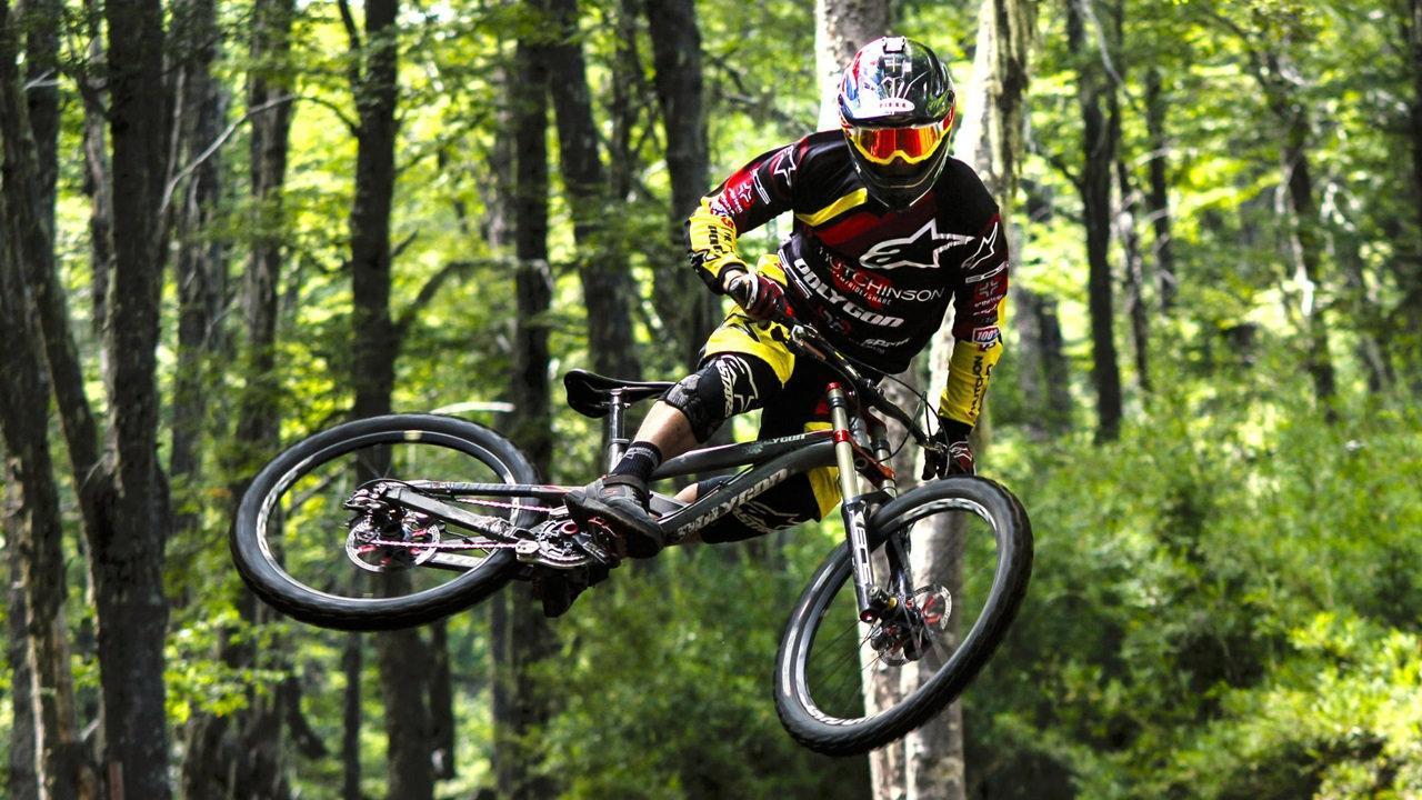 1280x720 Downhill Mountain Biking Wallpaper