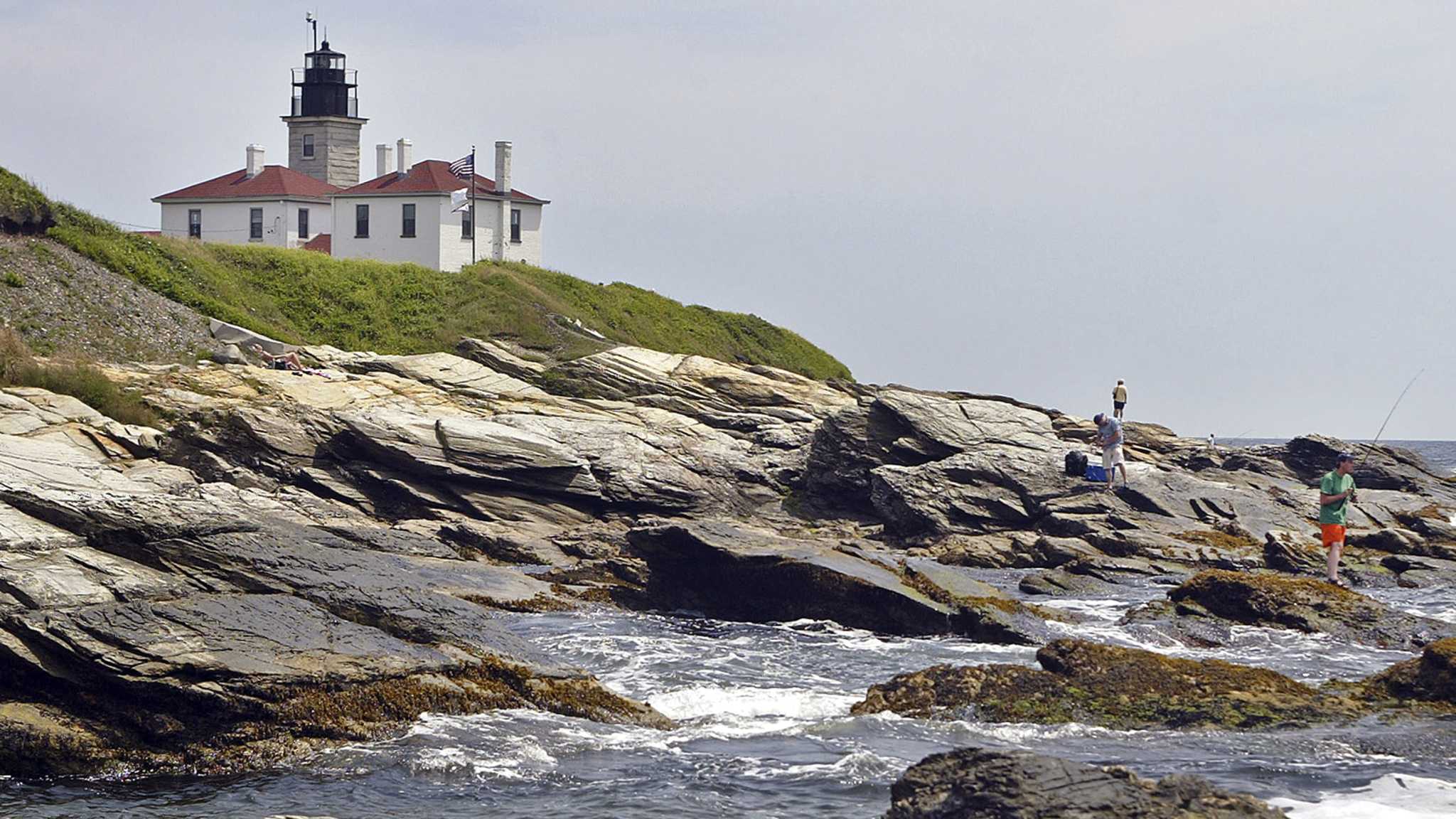 2048x1152 Free offices with a view: 4 lighthouses, courtesy of feds