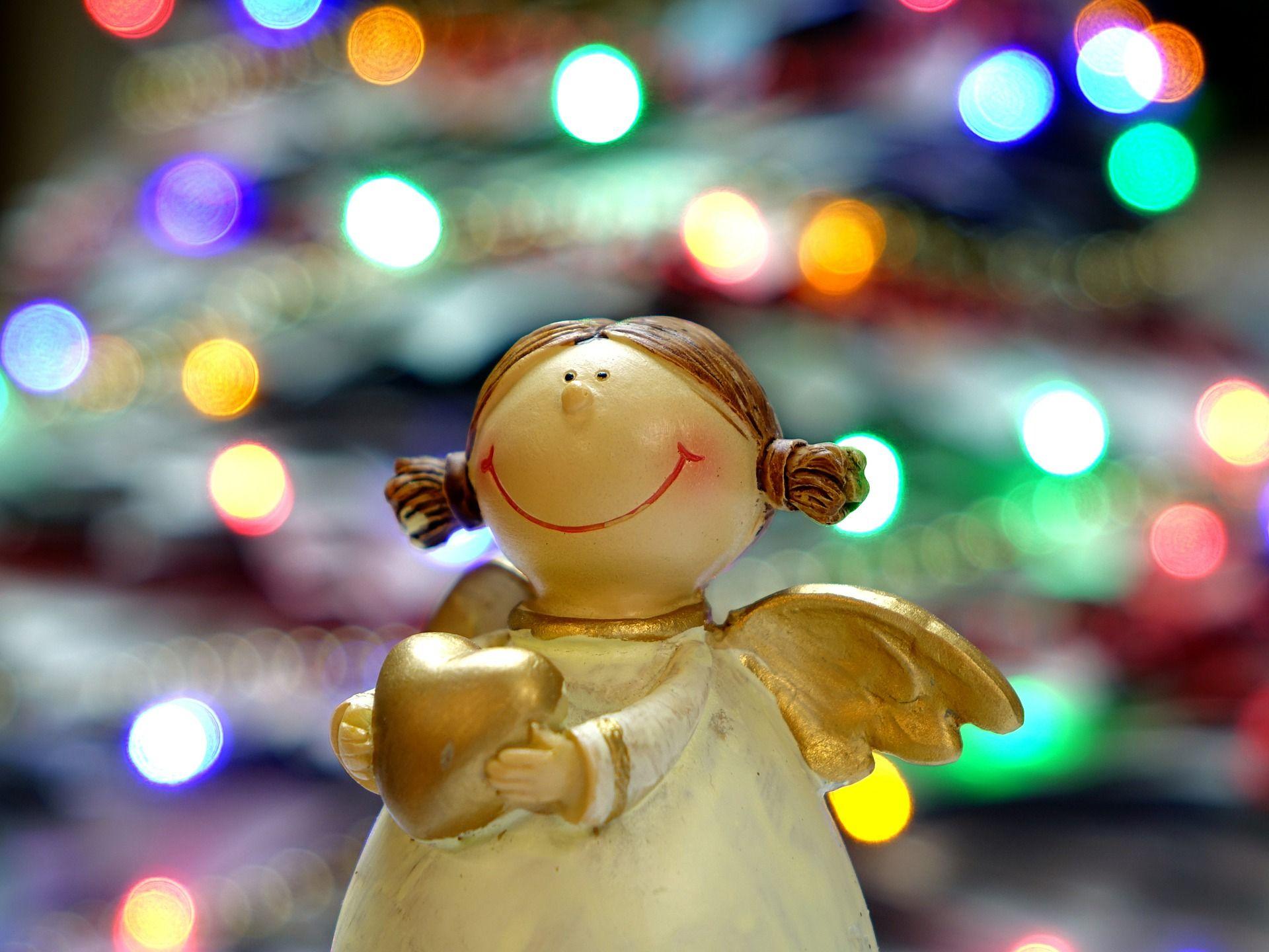 1920x1440 Angel figure christmas figure christmas christmas decor celebration lighting bright ornament festive season wallpaperx1440
