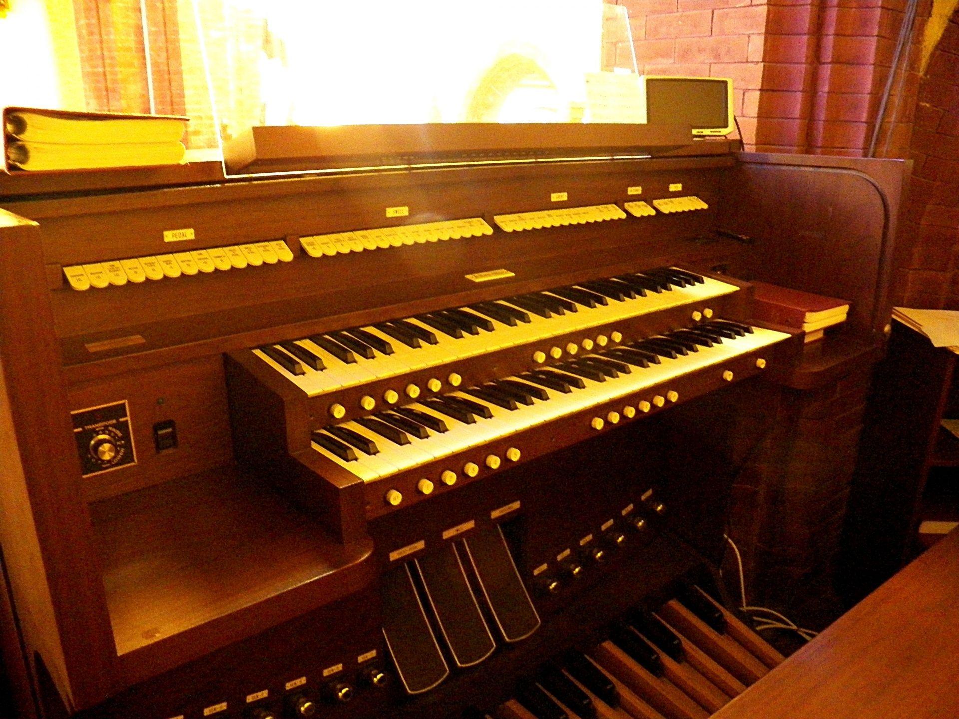 1920x1440 Church Organ Free Domain Picture