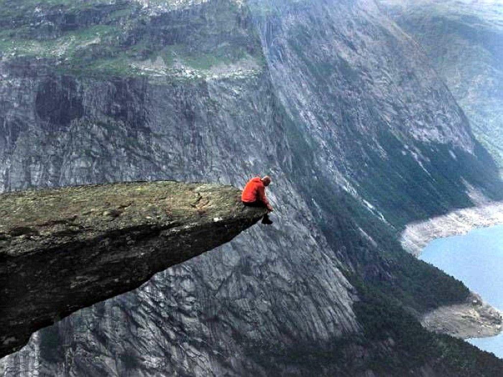 1024x768 Cool Picture Sitting Alone