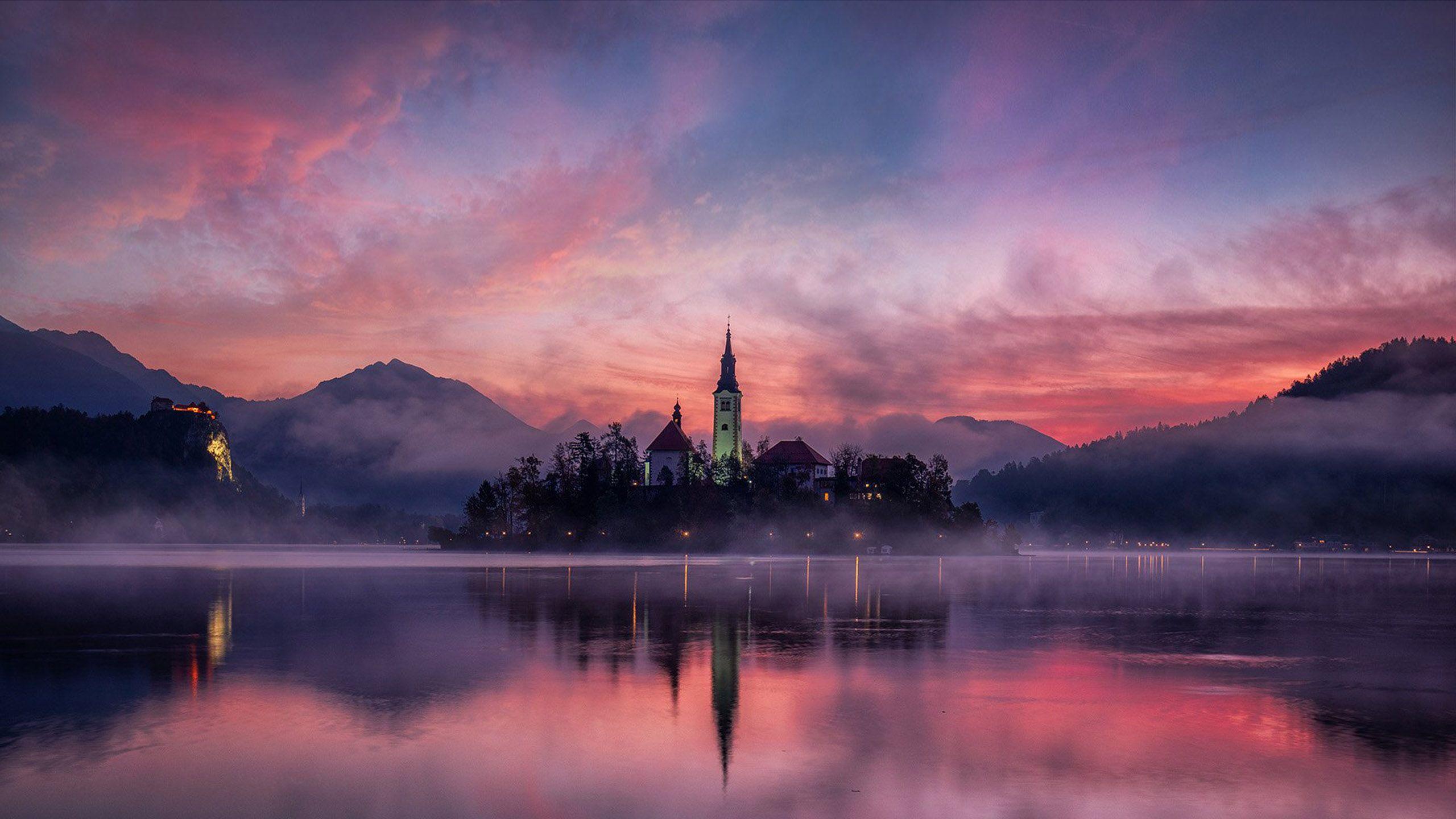 2560x1440 Mặt trời mọc Mặt trời đỏ Hồ Bled Sáng sớm Slovenia 4k Hình nền siêu HD cho máy tính bảng và điện thoại di động