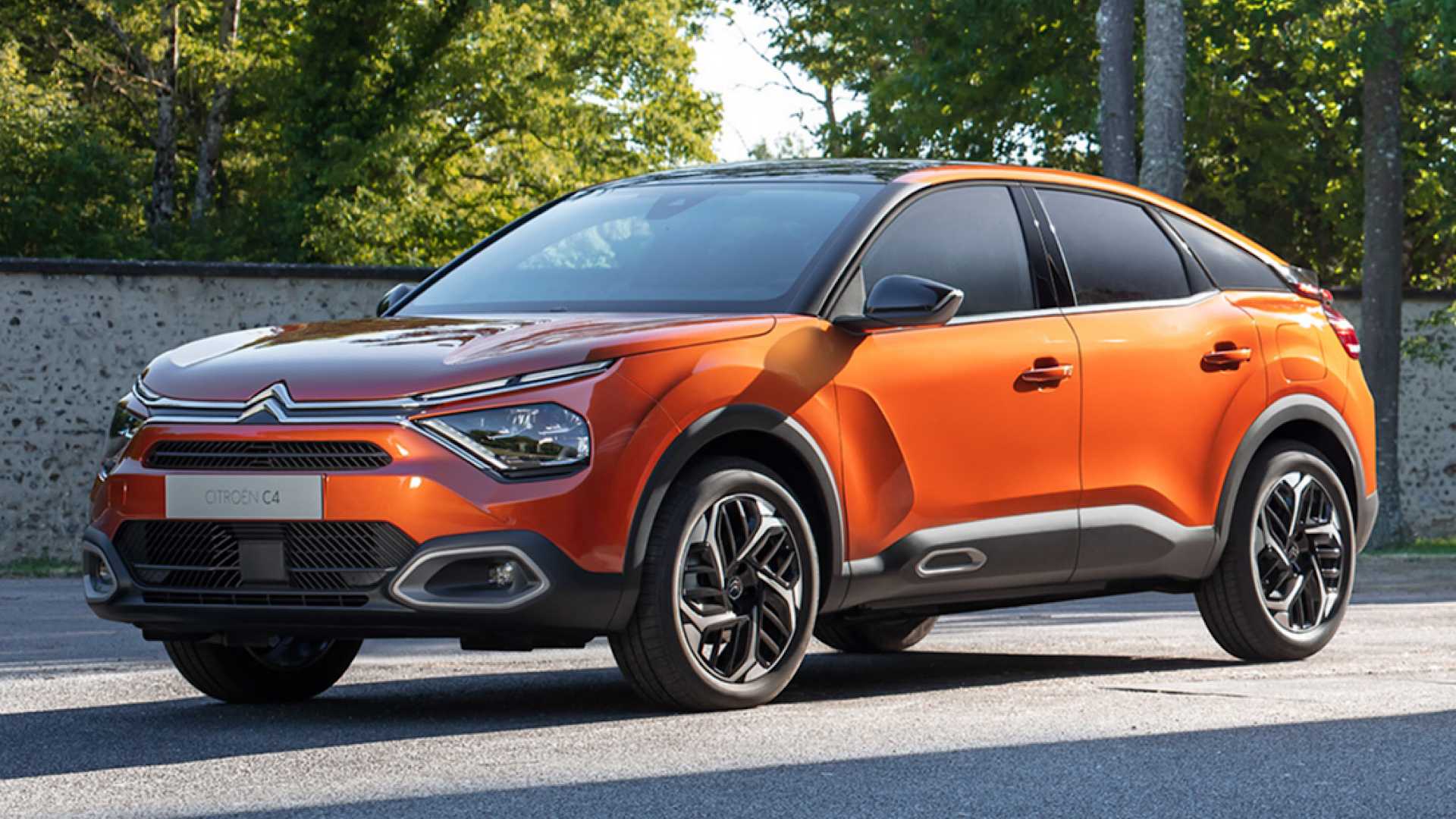 1920x1080 Citroen C4 Debuts New Look, Will Offer All Electric Model