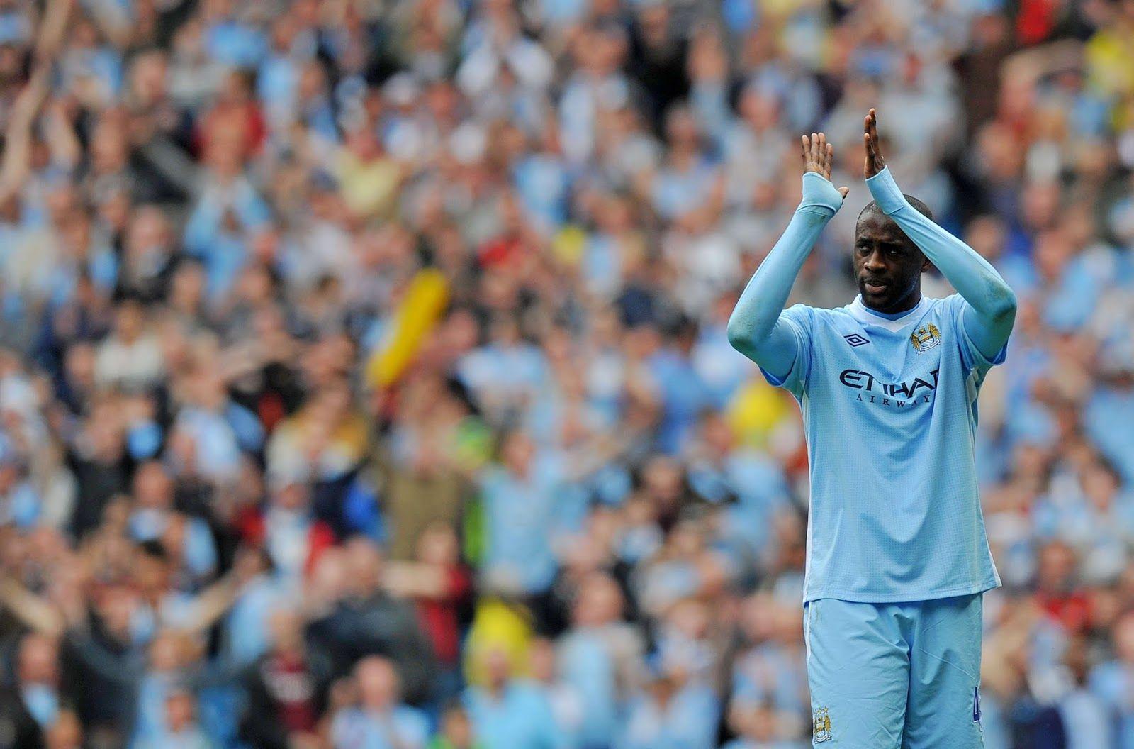 1600x1056 Yaya Touré Wallpaper