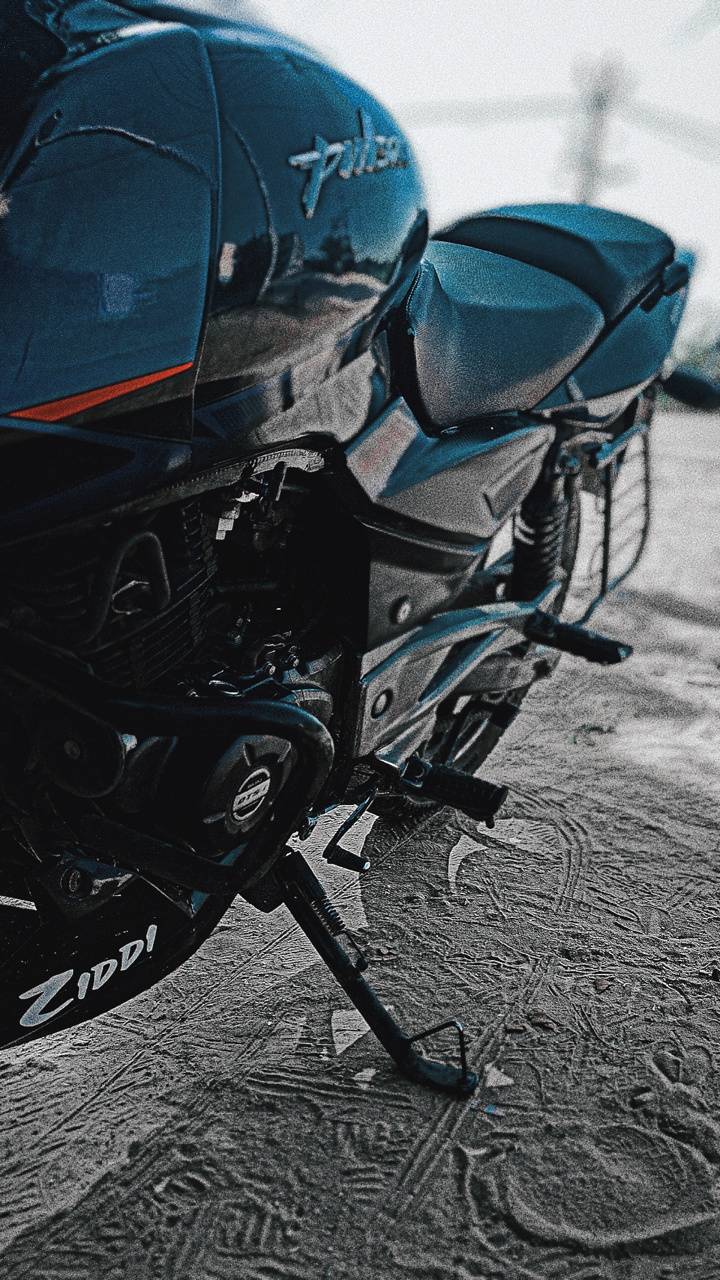 720x1280 Pulsar 180 wallpaper