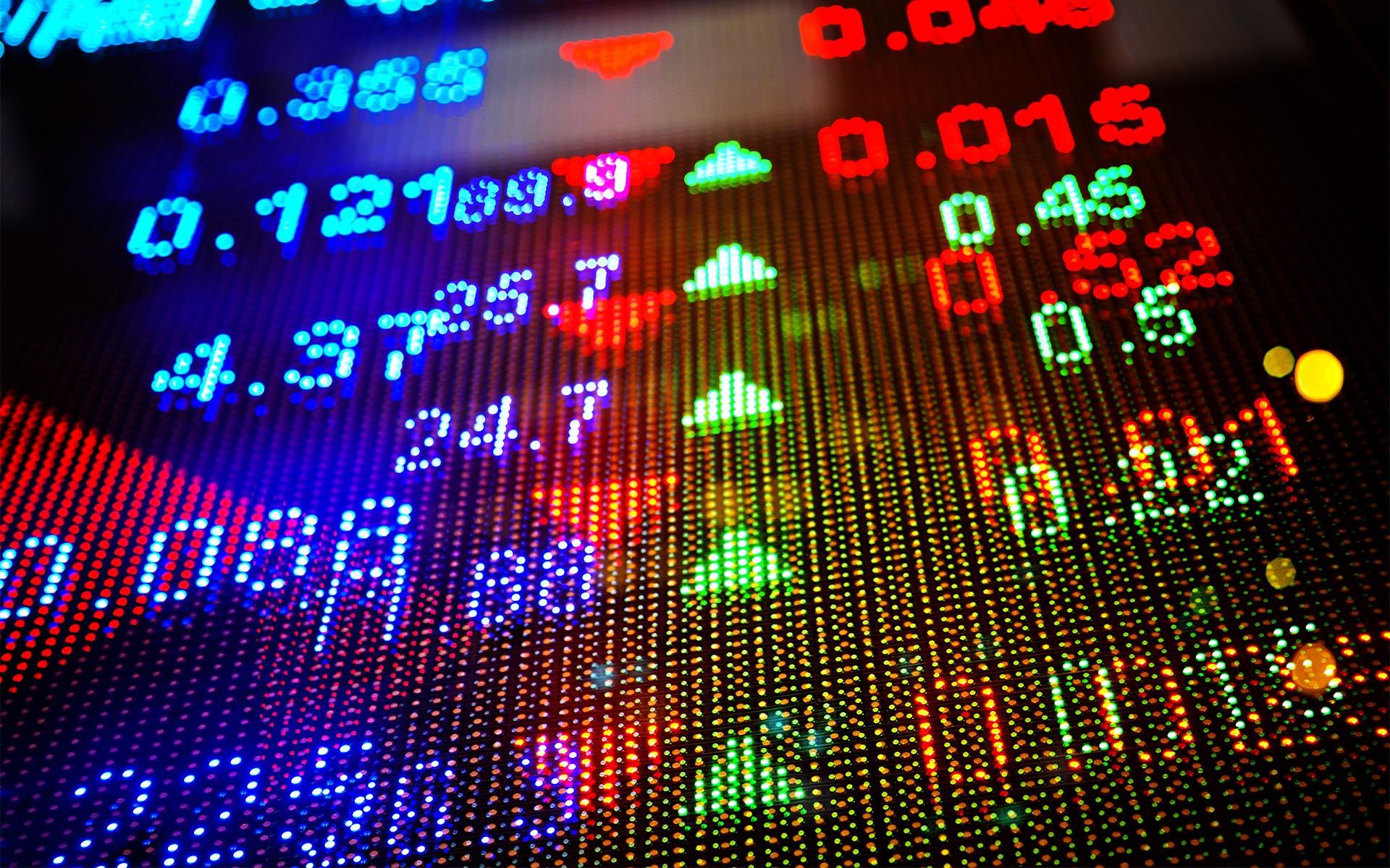 1920x1200 Ahead of the Curve: Traditional Stocks Capitalizing on the Bitcoin Boom