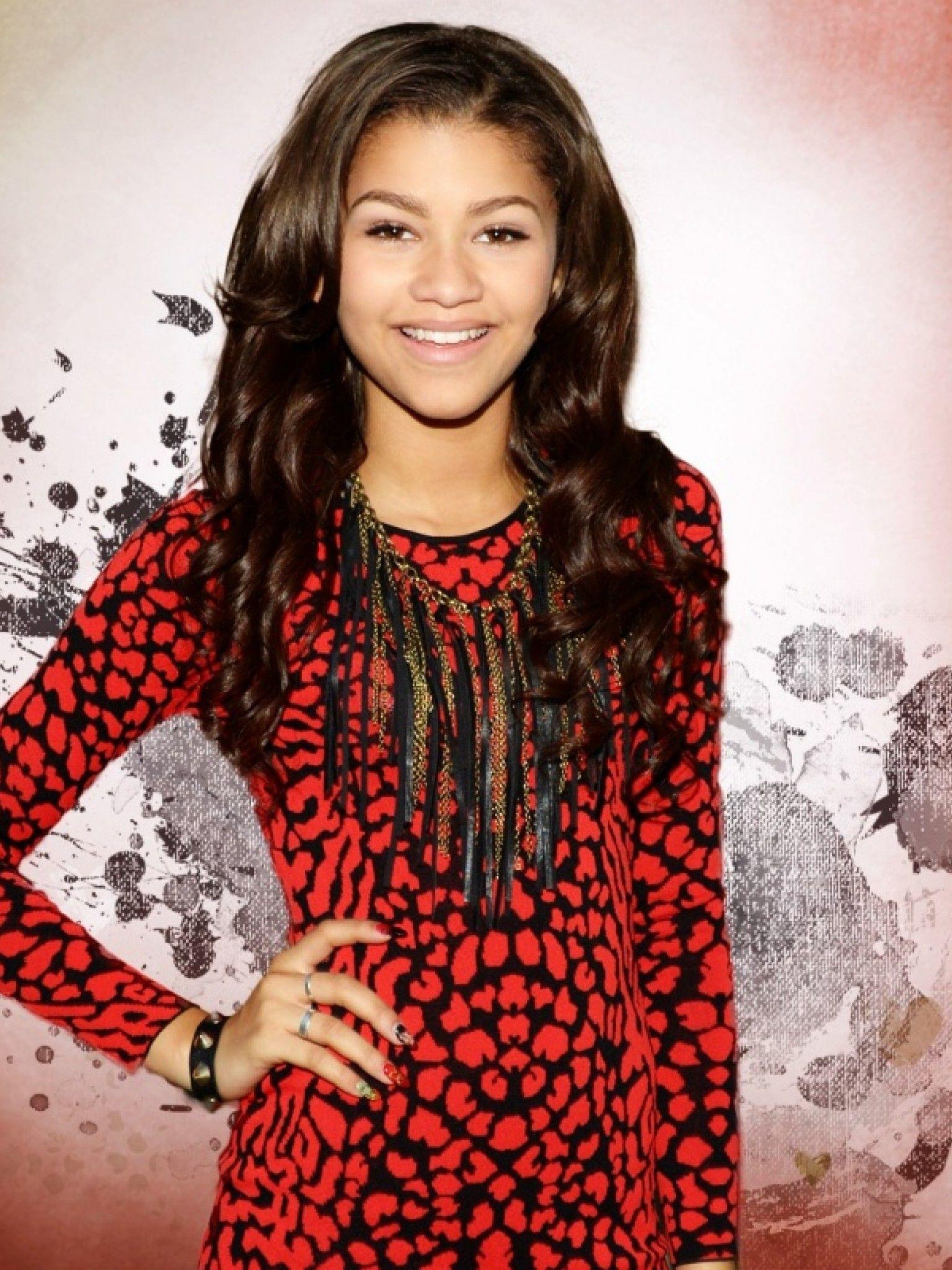 1536x2048 Zendaya Coleman HD Wallpaper Retina iPad