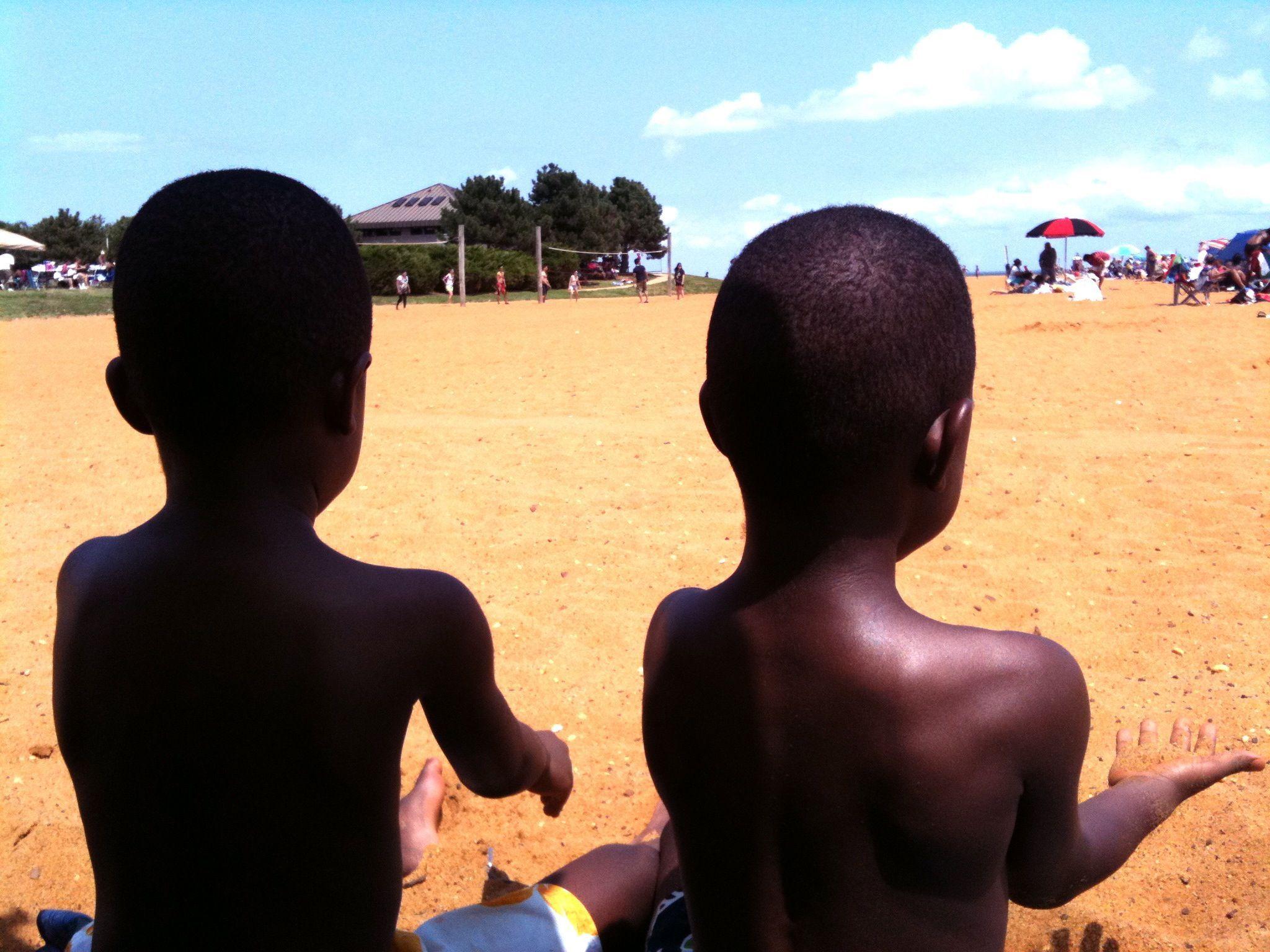 2048x1536 Back Of Black Boy