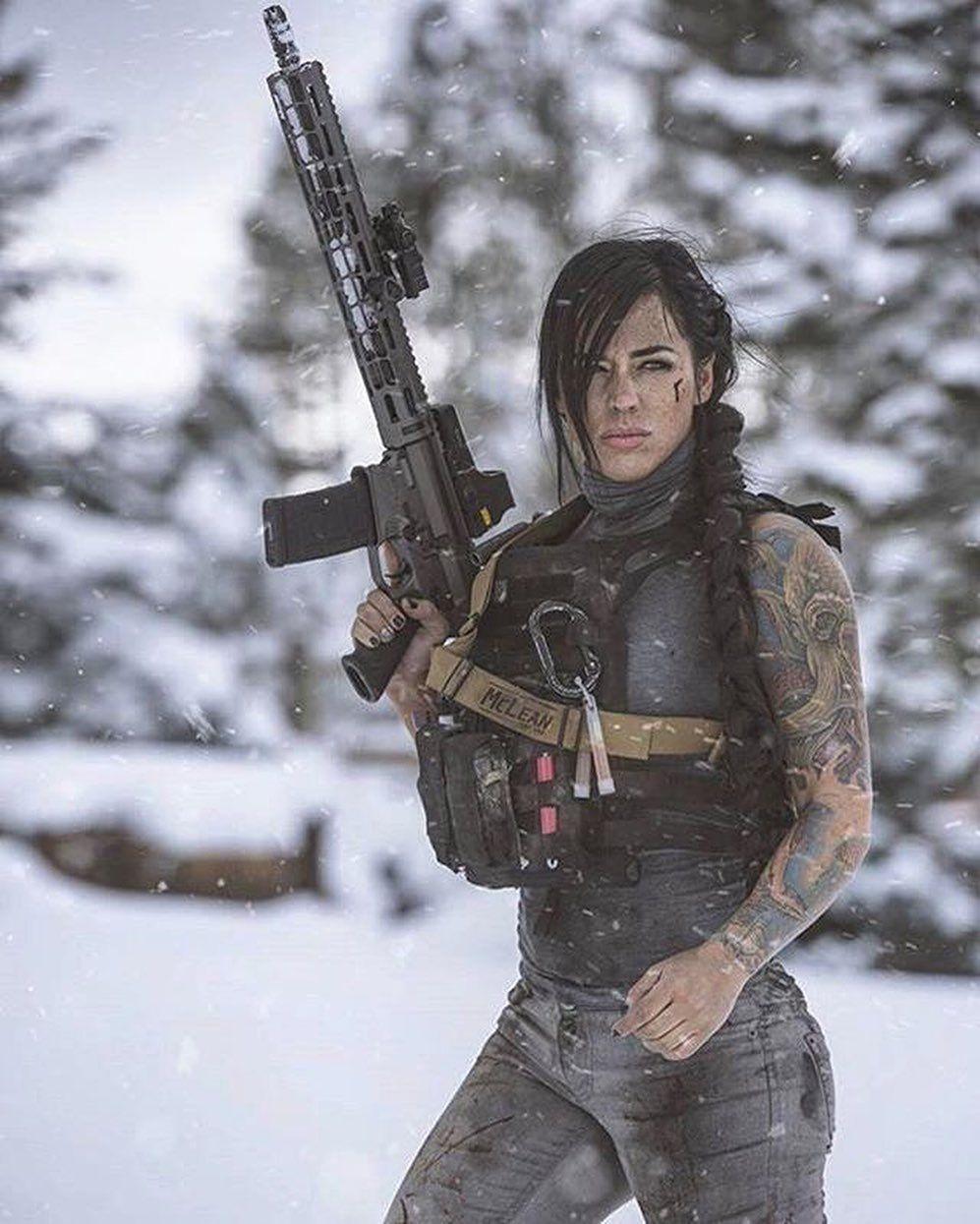 997x1245 Alex Zedra Wallpaper